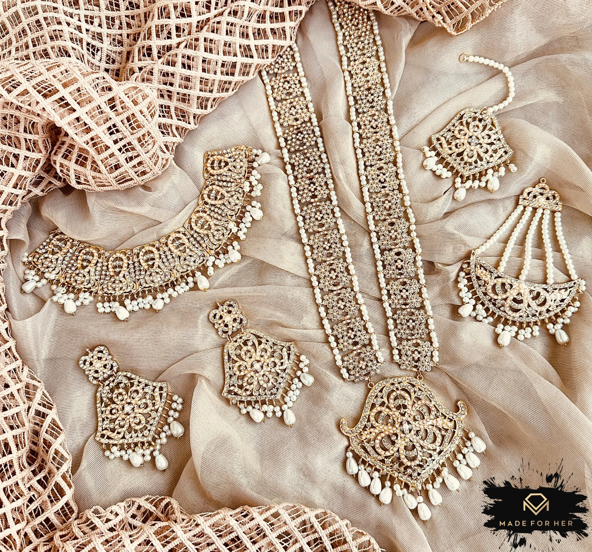 Made For Her-Dastoor-e-Hyderabad Bridal Set - RH1085
