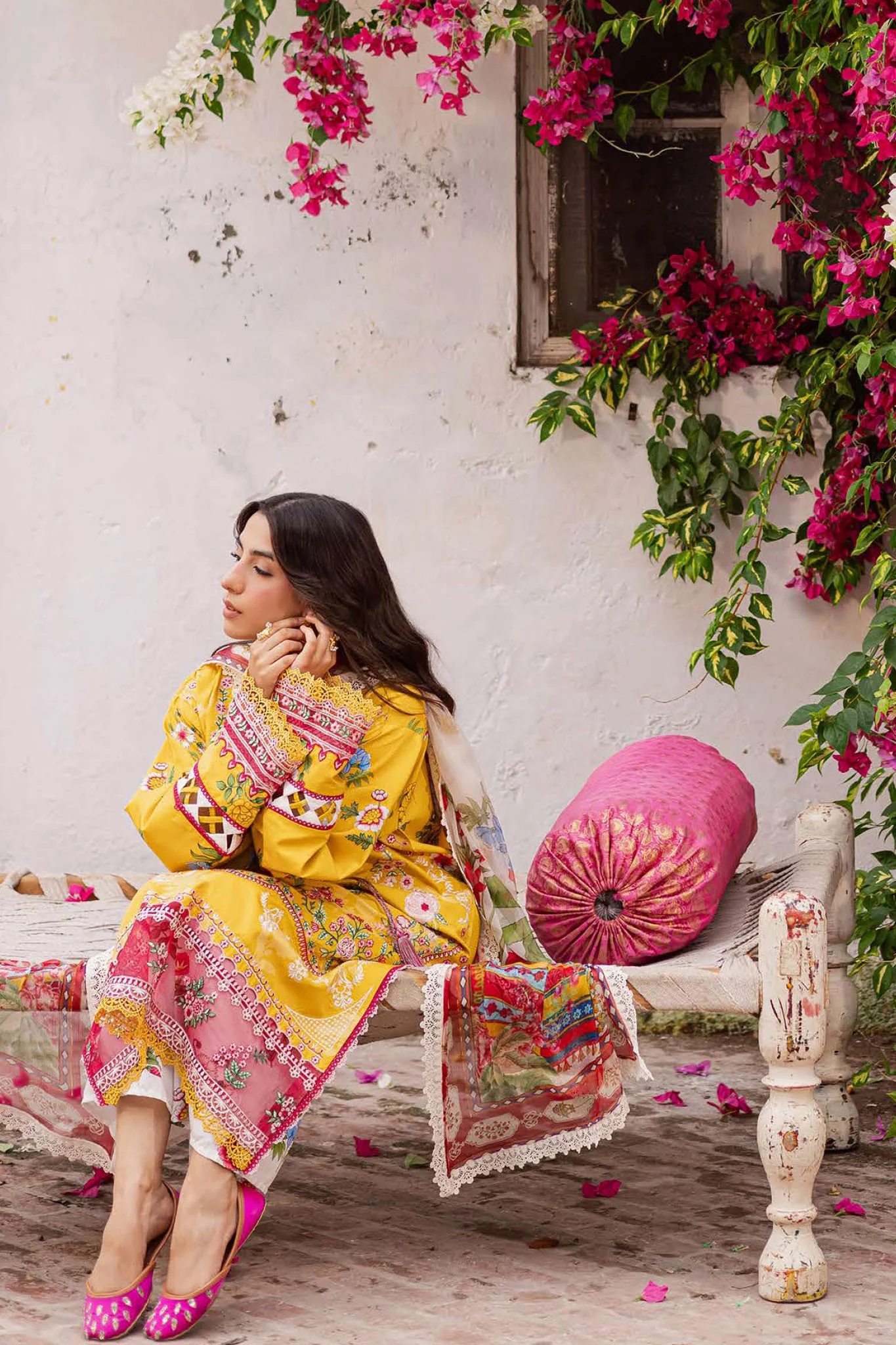Gulzar By Mahnur Unstitched 3 Piece Winter Suit-G-12 - Image 4