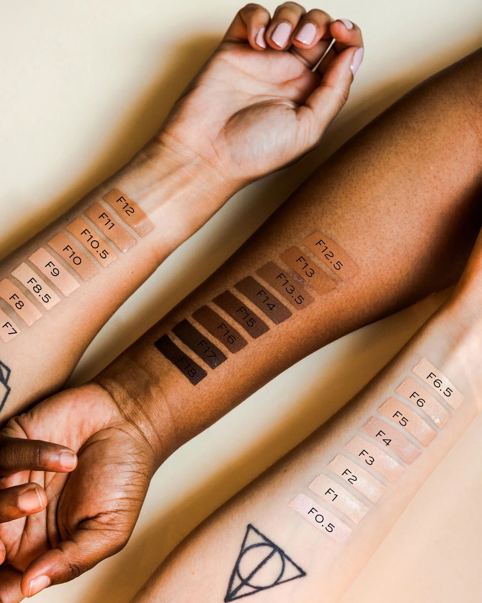 Makeup Revolution Conceal & Define Foundation F1 23 ml - Image 4