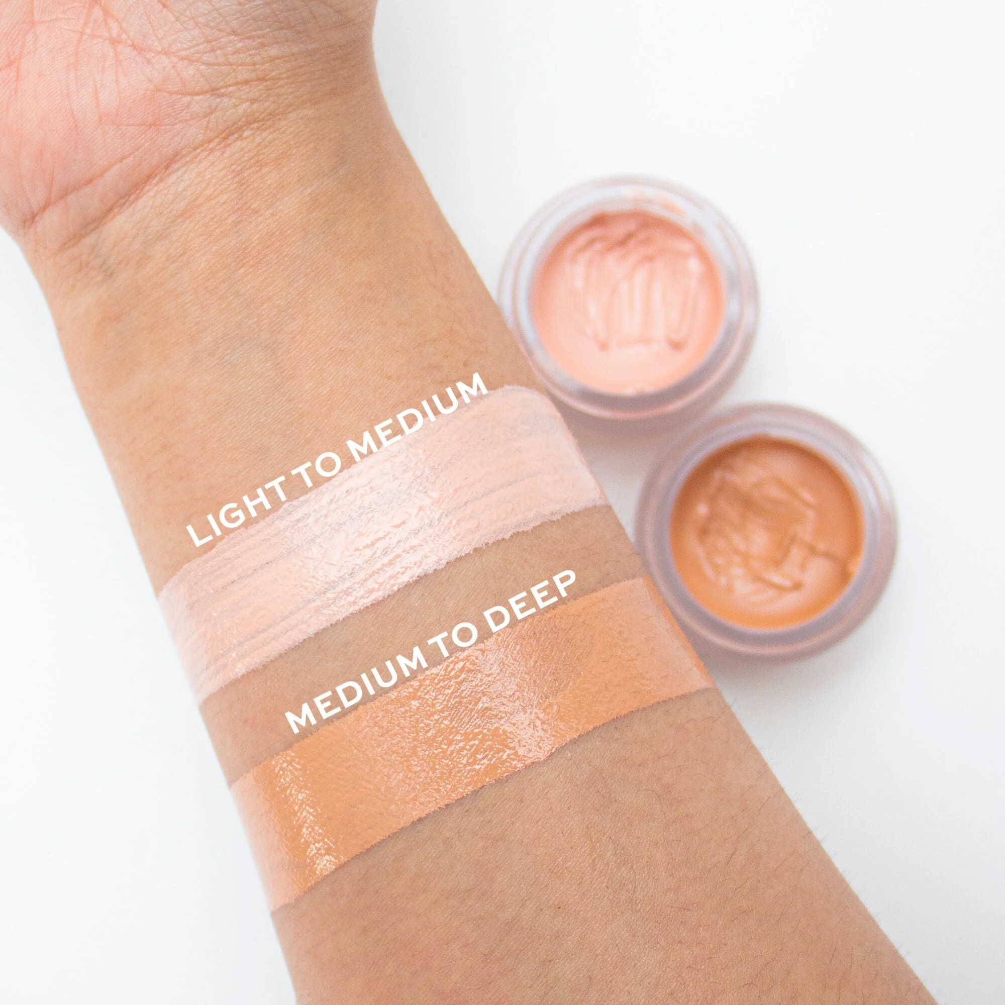 Makeup Revolution Eye Bright Under Eye Corrector Light To Medium 8gm - Image 2