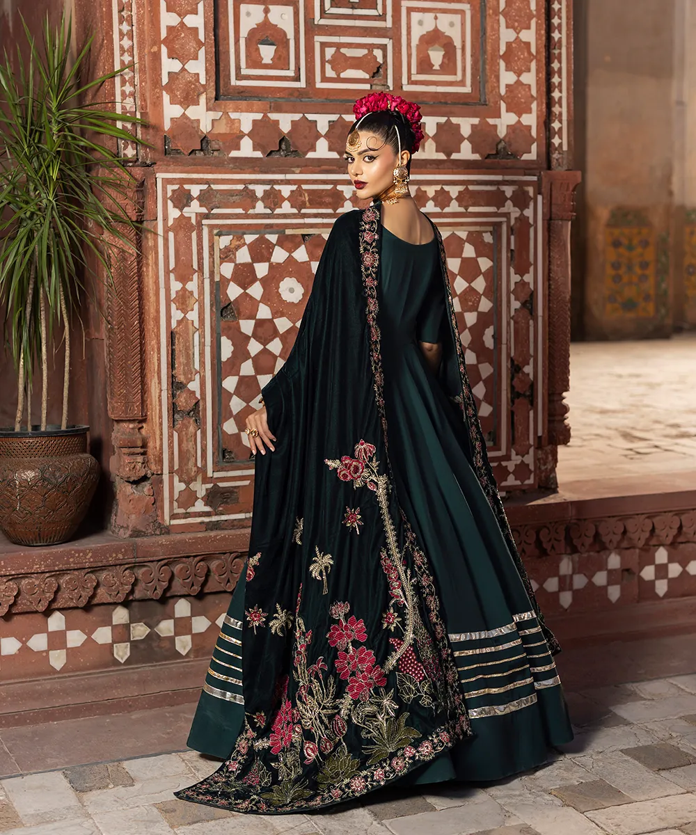 Makhmal By Mazil Shawl Suit-Amarbail - Image 3