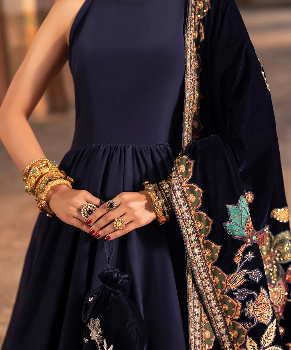 Makhmal By Mazil Shawl Suit-Moorni - Image 3