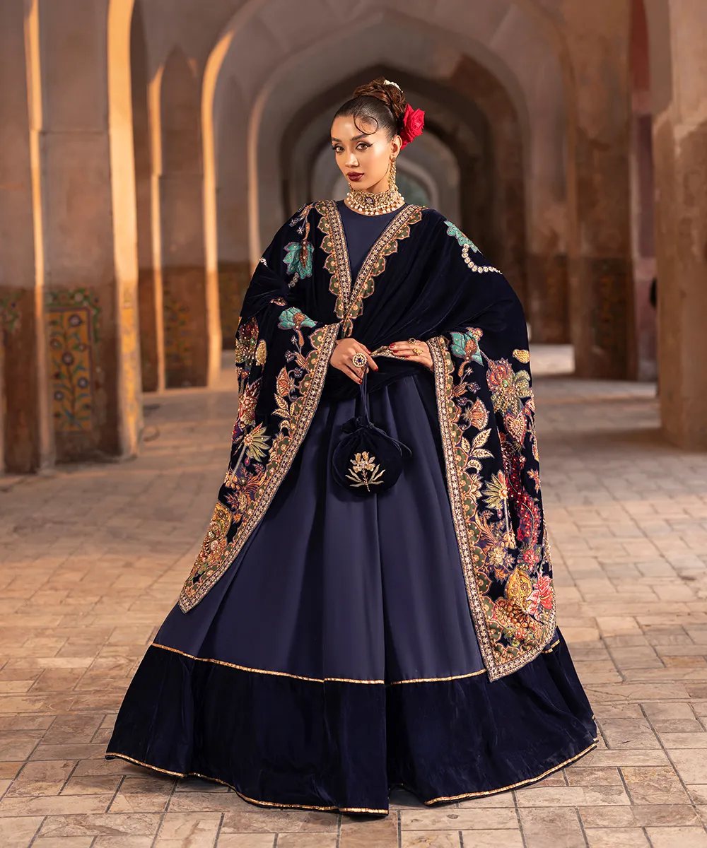 Makhmal By Mazil Shawl Suit-Moorni - Image 4