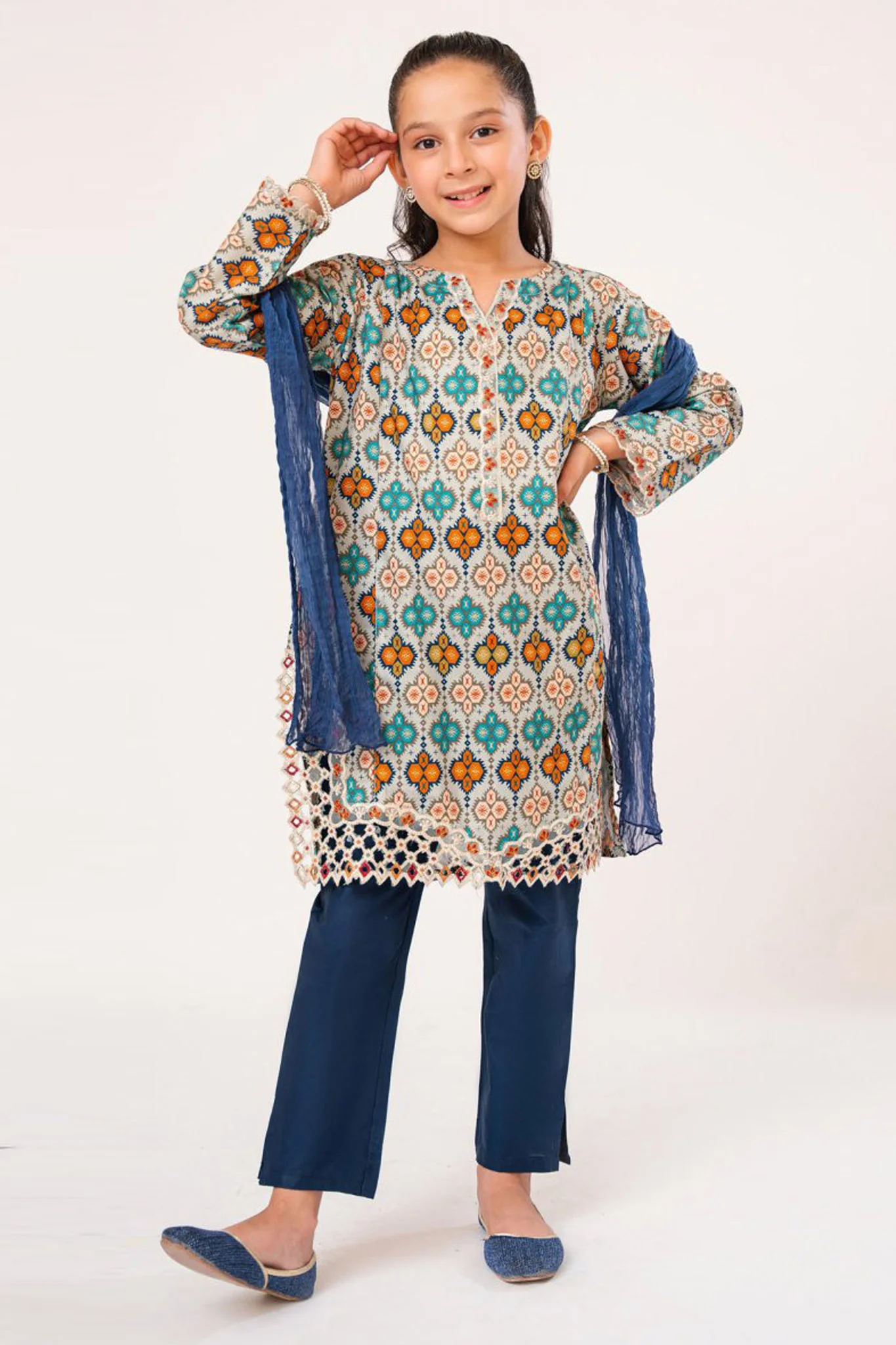 Meenu Neenu Girls By Amna Khadija Stitched 3 Piece Cutwork Emb Lawn Pret Vol-04 Suit-MNGC-03