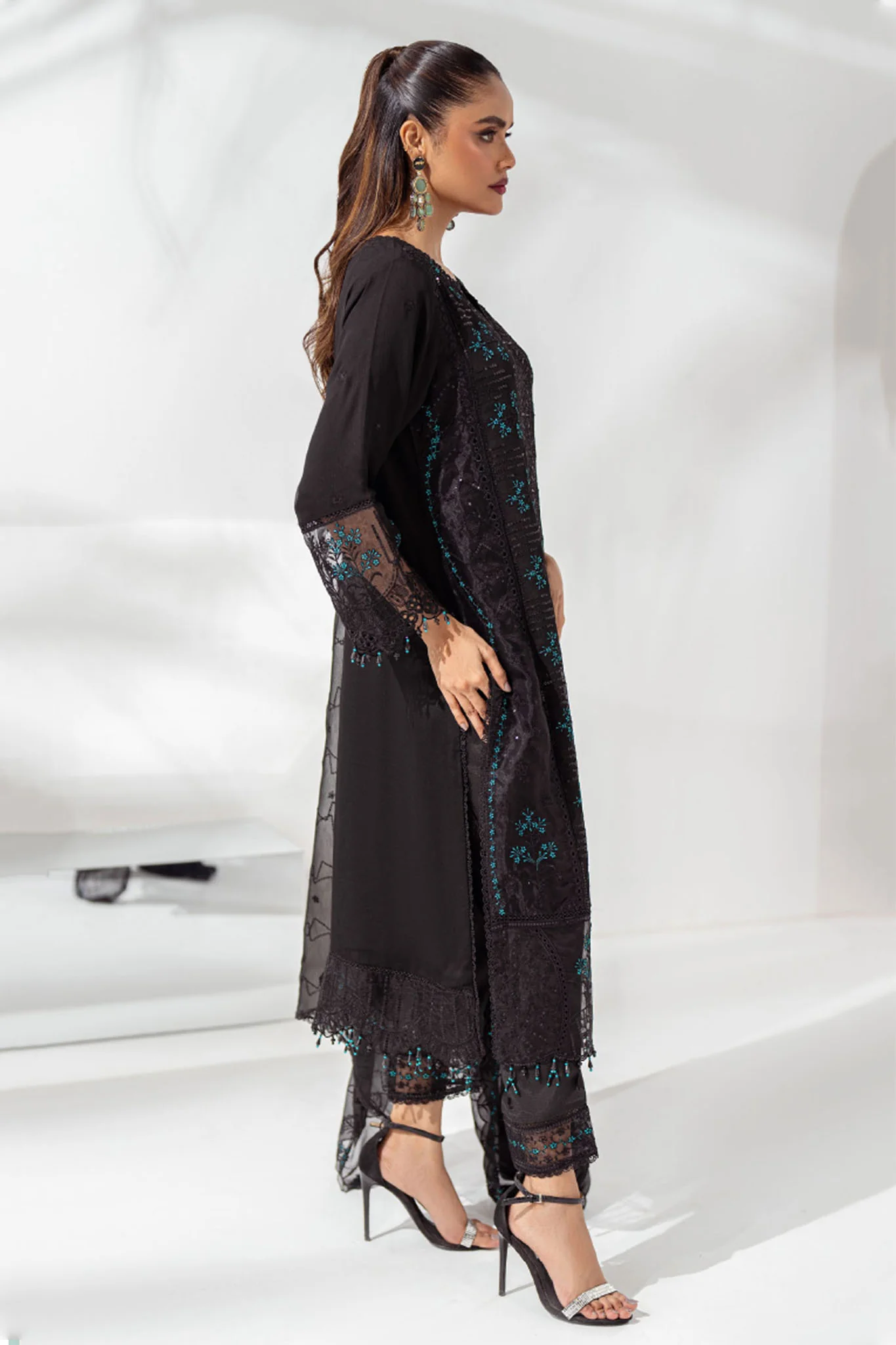 Mehru By Guzel Stitched 3 Piece Festive Formals Suit-Siyah - Image 3