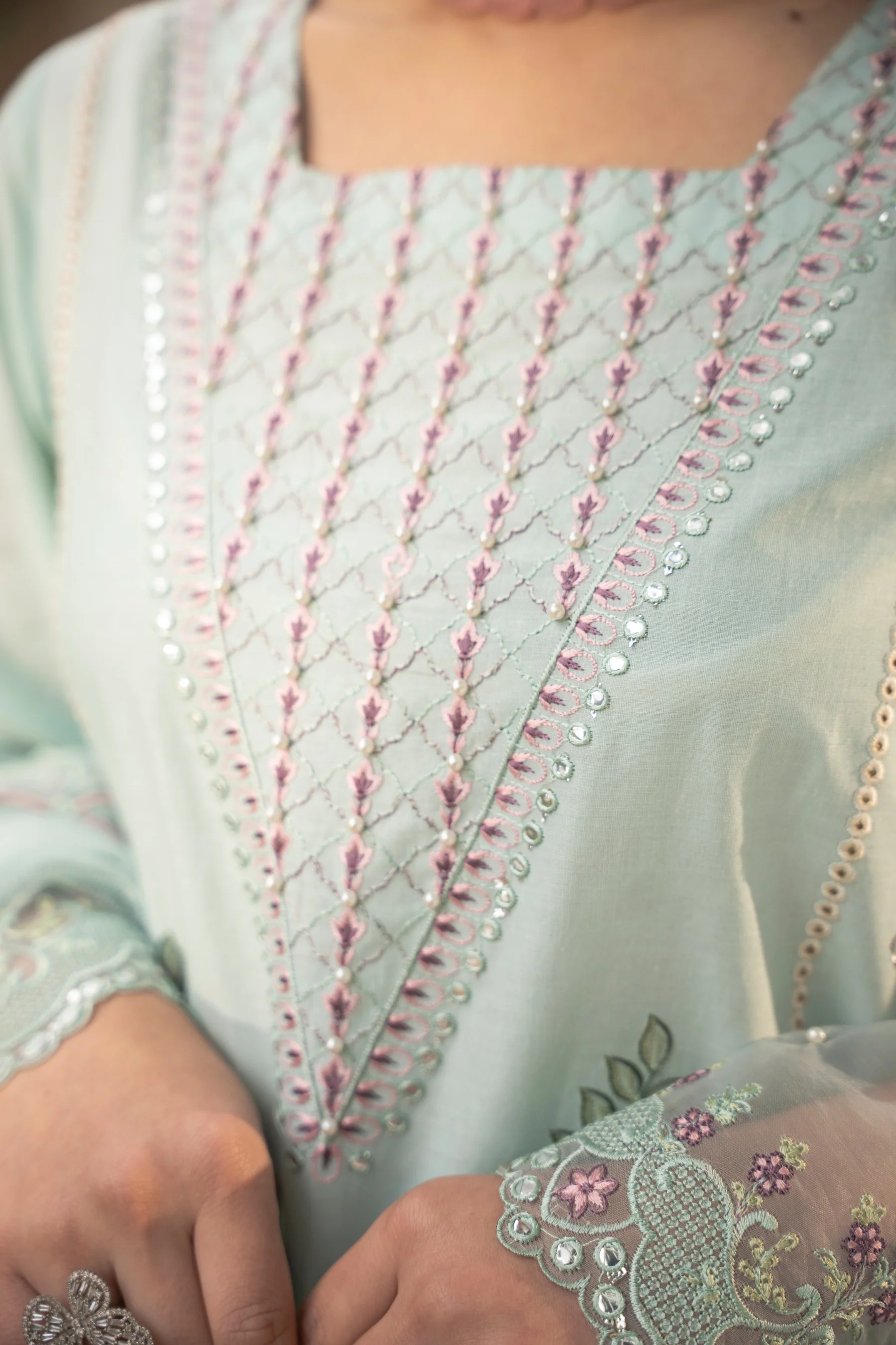 Mehru By Zebtan Unstitched 3 Piece Luxury Lawn Spring Suit-Mehru MZ-07 - Image 4