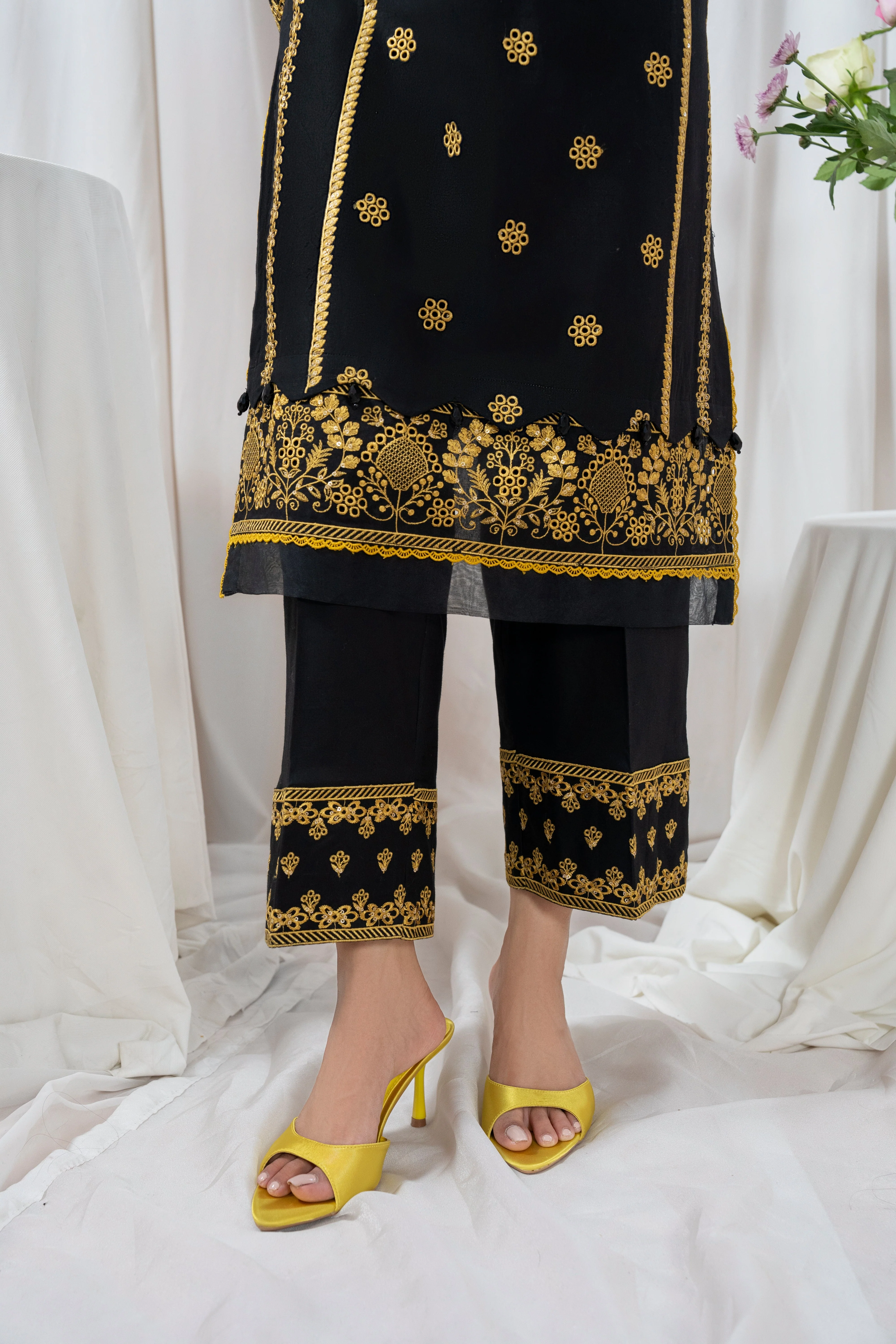 Zoya Zafar Stitched 2 Piece Cotton Suit-Mohagni Pret - Image 9