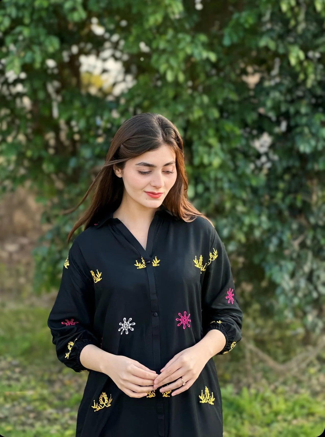 Zaib E Hoor Multi Embroidery 2Pcs Stitched - Image 2