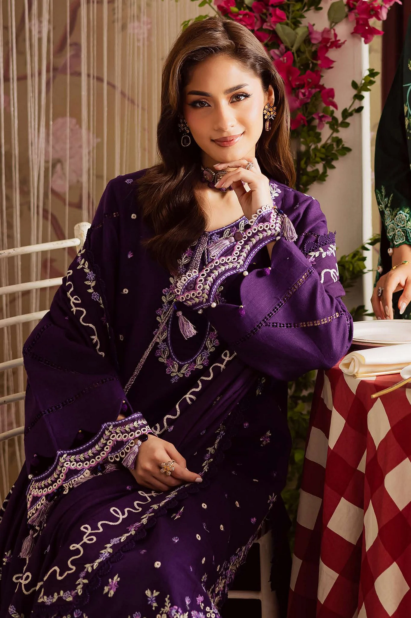 Nova By Mahnur Unstitched 3 Piece Khaddar Winter Suit-NK-02 - Image 2