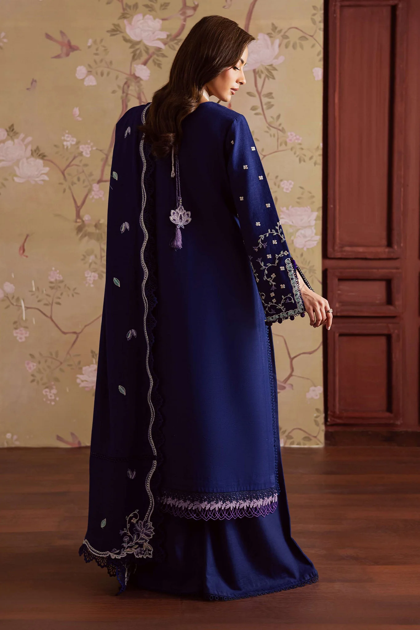 Nova By Mahnur Unstitched 3 Piece Khaddar Winter Suit-NK-06 - Image 3