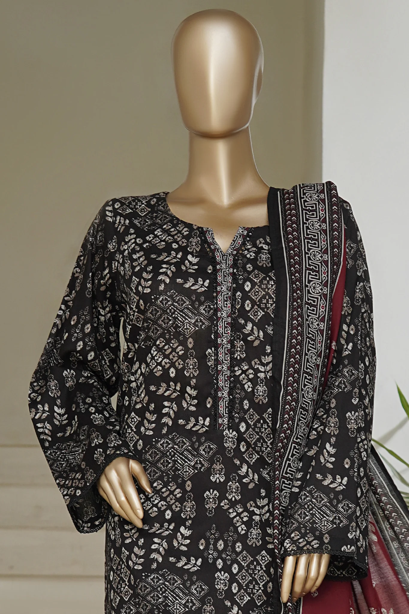 Bin Saeed Stitched 3 Piece Exc Printed Lawn Vol-05 Drop-02 Suit-NSM-2342-Black - Image 2