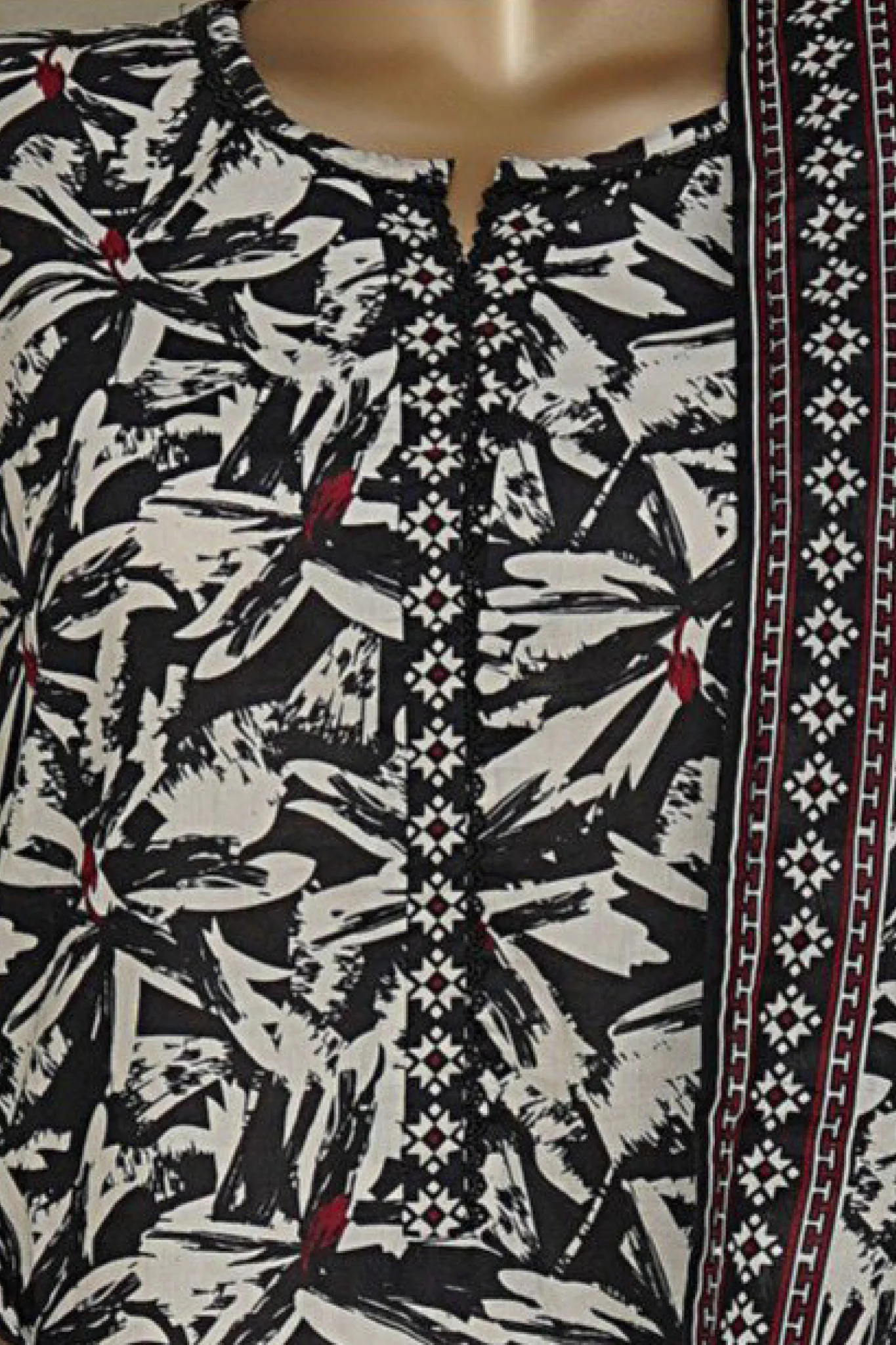 Bin Saeed Stitched 3 Piece Printed Lawn Suit-NSM-2432-Black - Image 3