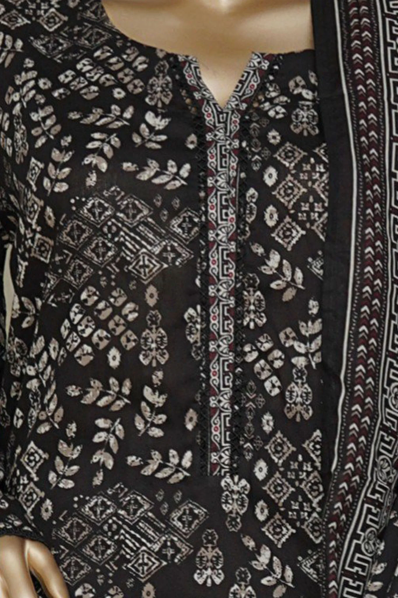 Bin Saeed Stitched 3 Piece Printed Lawn Suit-NSM-2440-Black - Image 2