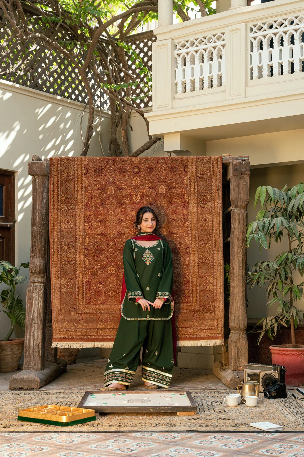 Sardiyon Ki Shaam Omal By Komal Stitched 3 Piece Winter Suit-Amber - Image 6