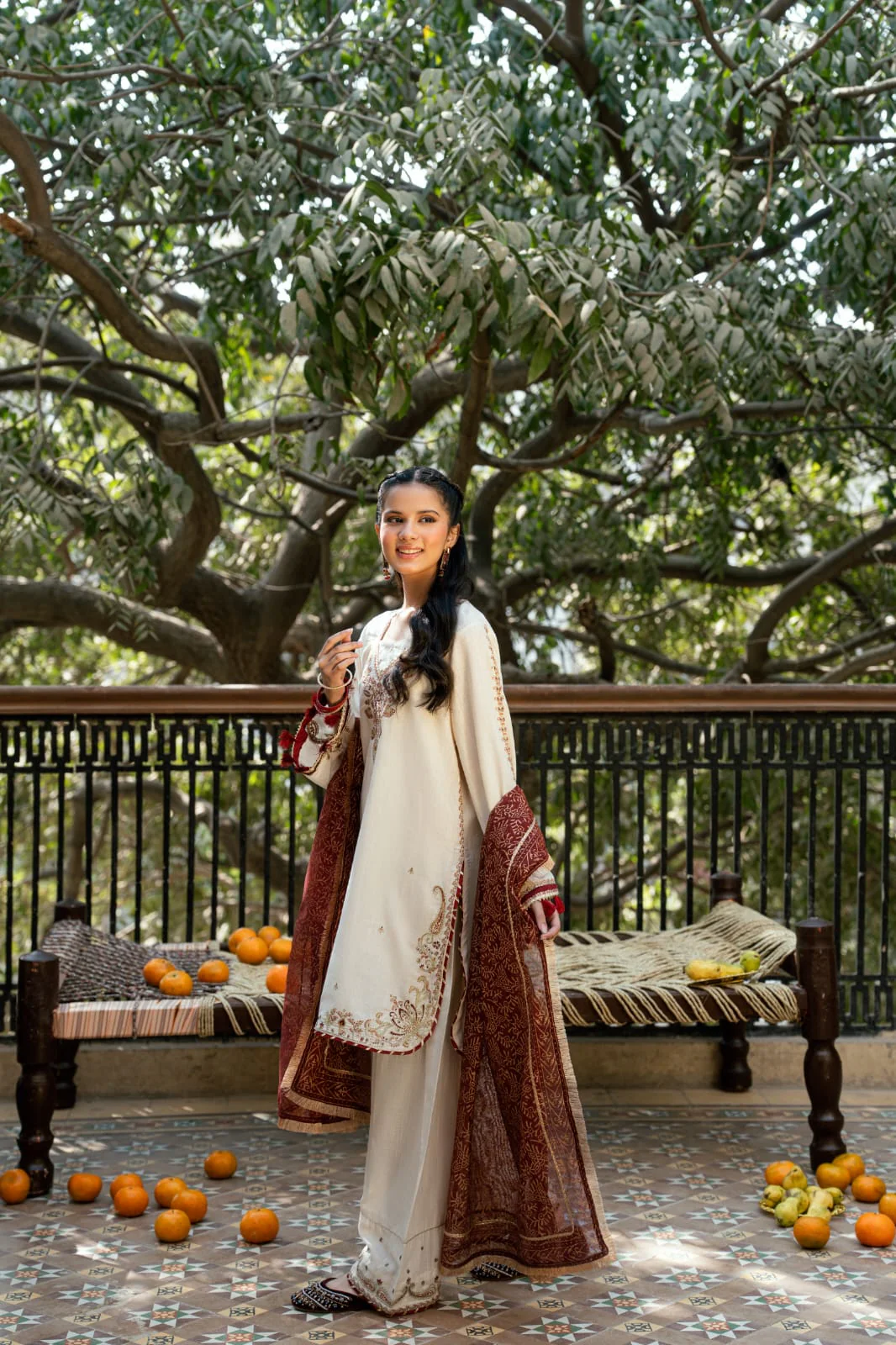Sardiyon Ki Shaam Omal By Komal Stitched 3 Piece Winter Suit-Surkhab - Image 3