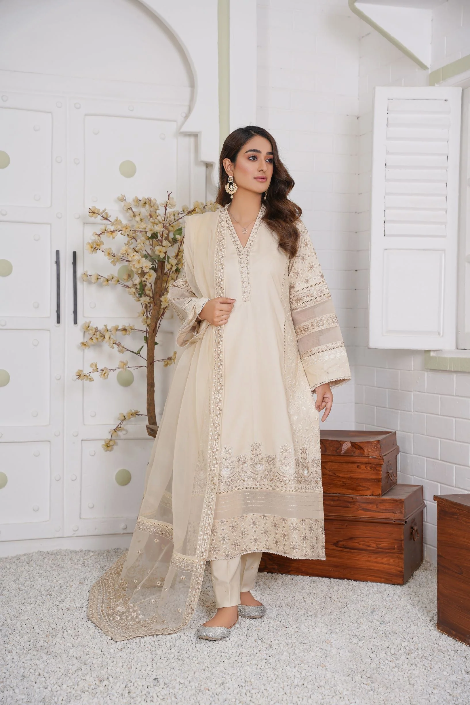 Threads & Weaves 3 PC PRET Luxury Embroidered-02 - Image 2