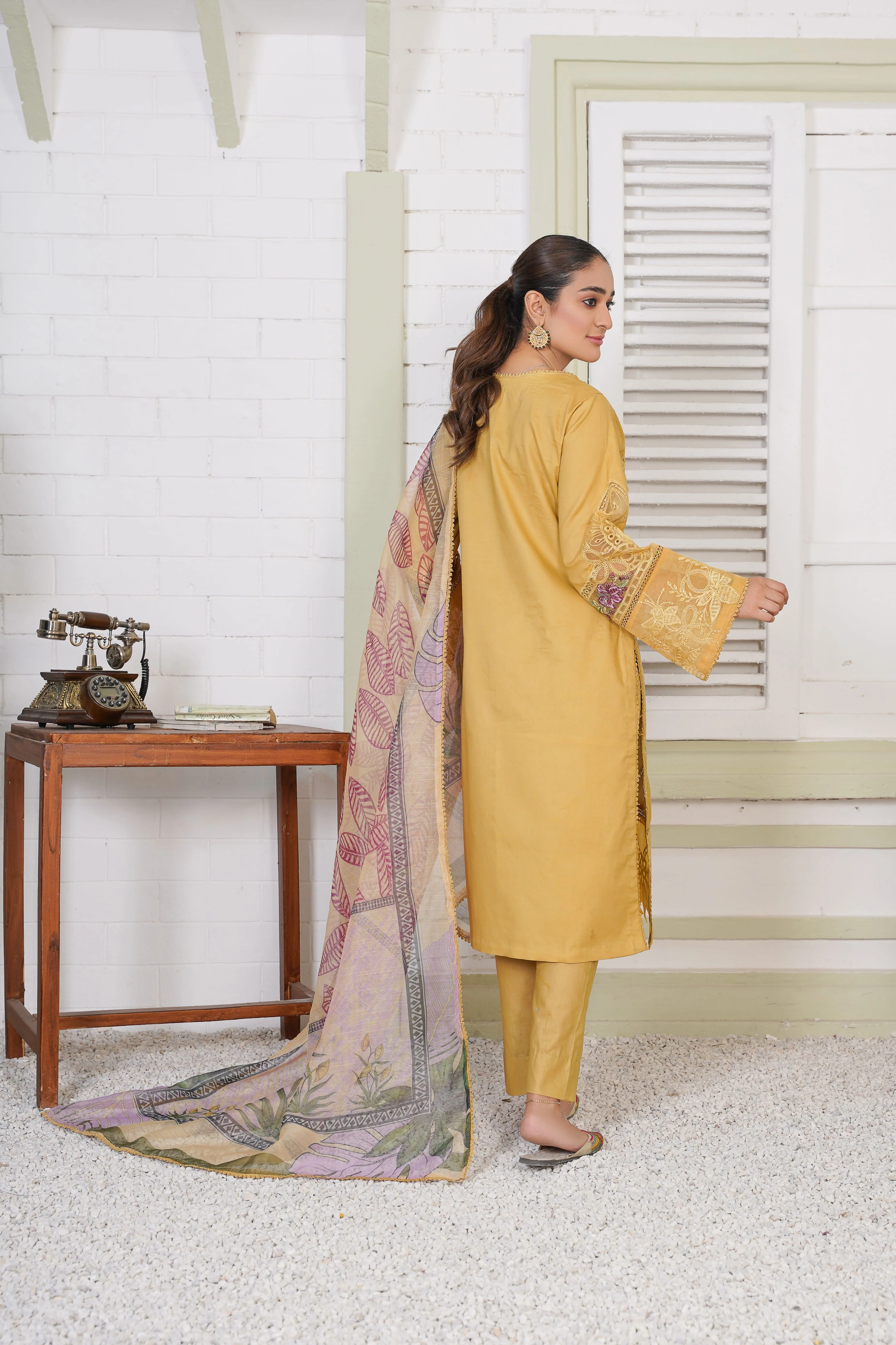 Threads & Weaves 3 PC PRET Embroidered Chikankari-04 - Image 3