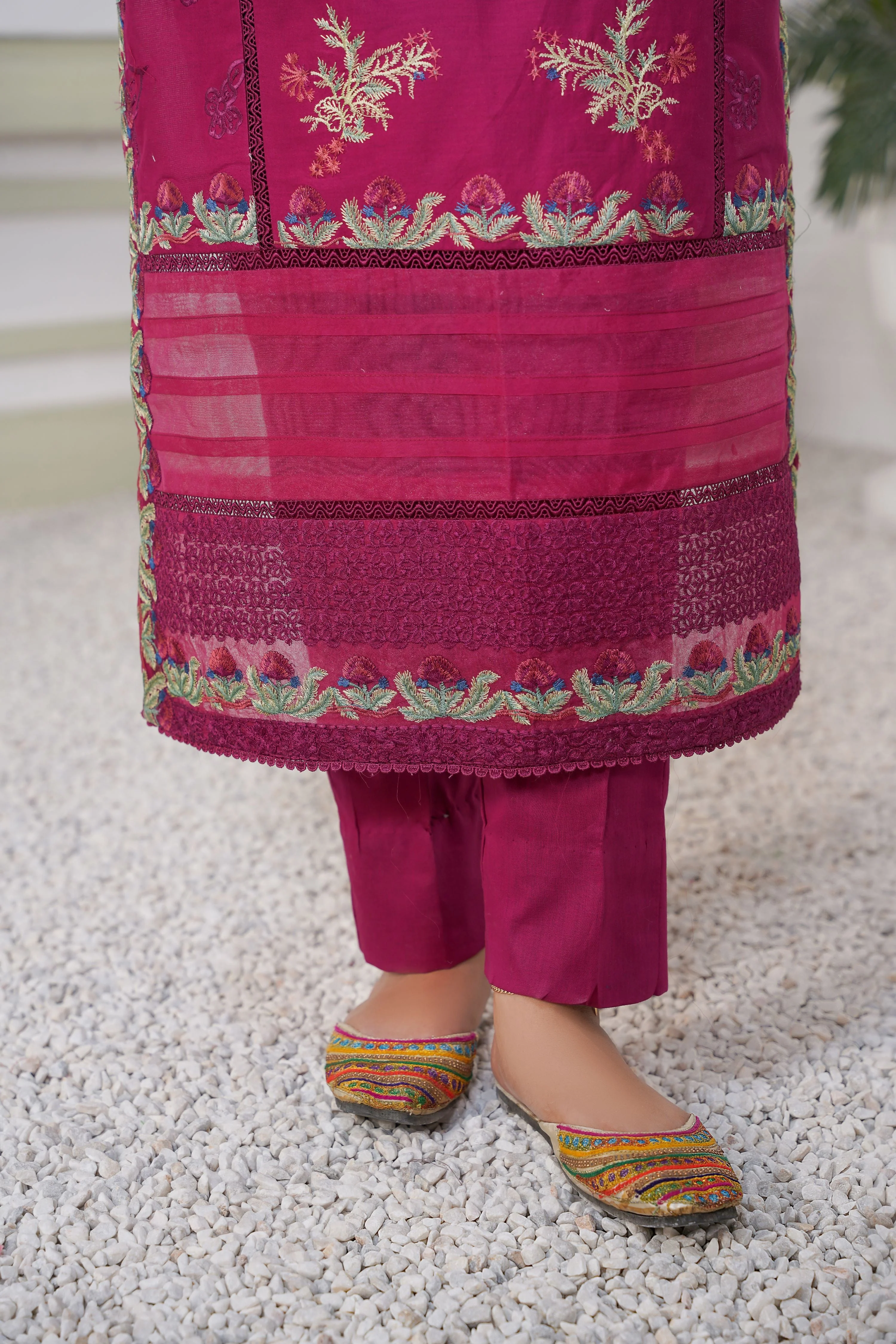 Threads & Weaves 3 PC PRET Luxury Embroidered-06 - Image 5