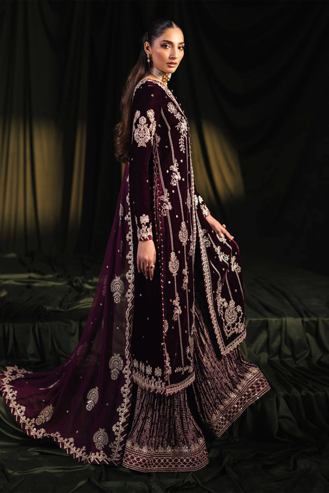 Qalamkar Unstitched 3 Piece Velvet Edit Suit-BK-01-Amani - Image 5