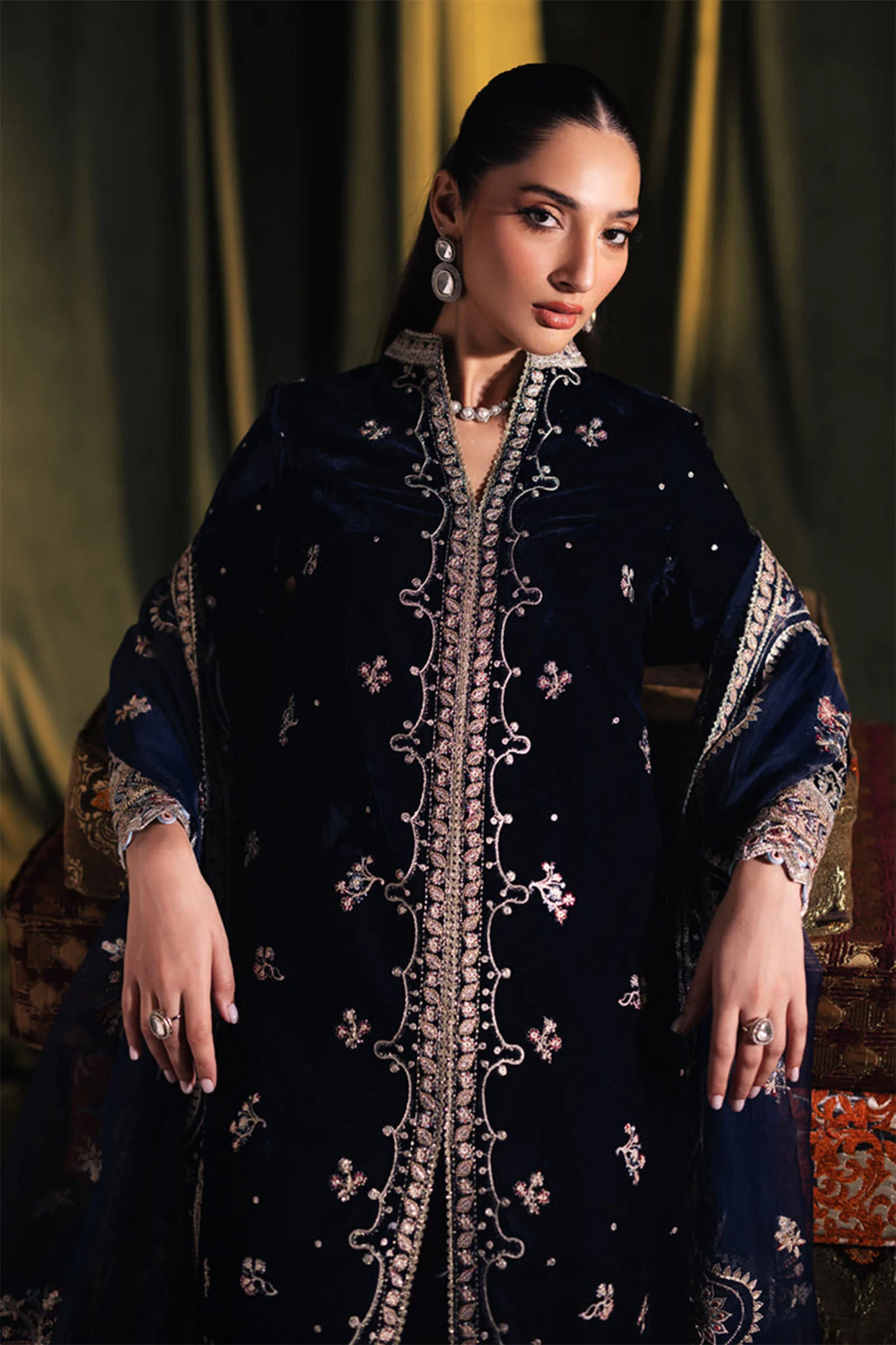 Qalamkar Unstitched 3 Piece Velvet Edit Suit-BK-05-Dalia - Image 2