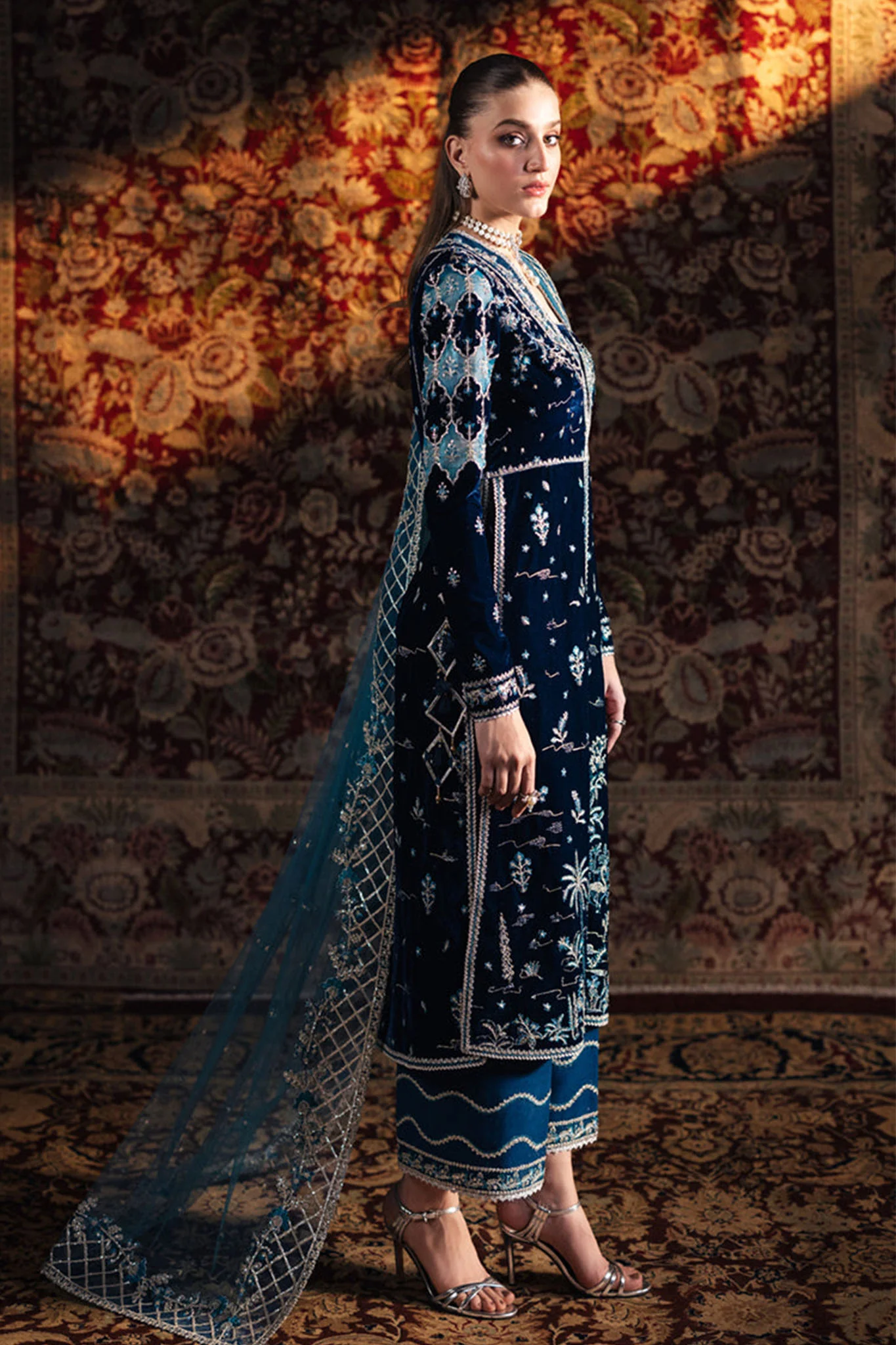 Qalamkar Unstitched 3 Piece Velvet Edit Suit-BK-07-Liyana - Image 3