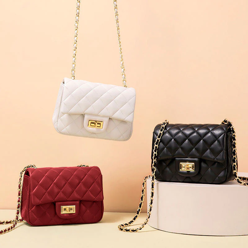 Fineur - Quilted DockLock Crossbody Bag ~ Red - Image 4
