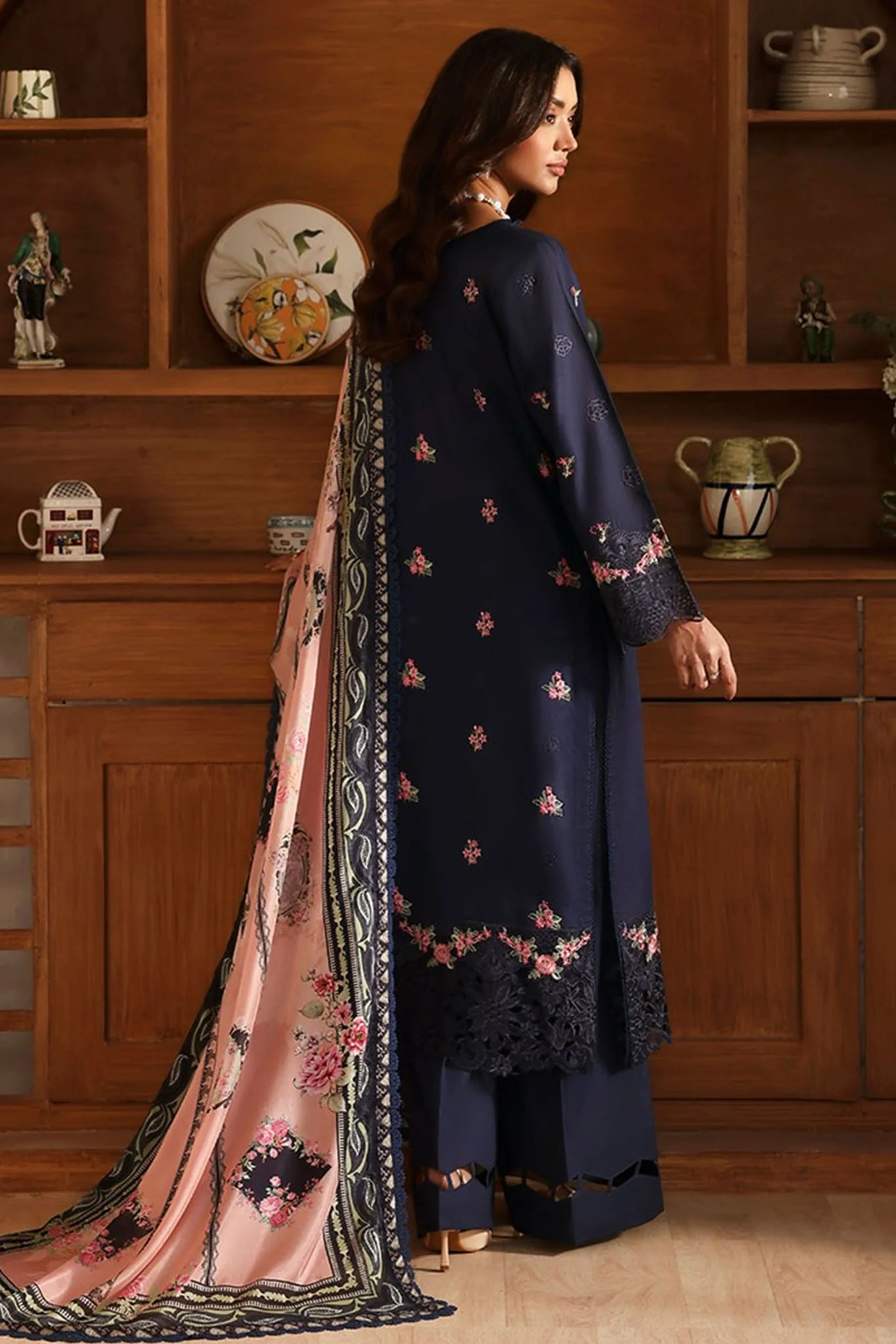 Andaaz By Ramsha Unstitched 3 Piece Luxury Lawn Vol-13 Suit-Z-1308 - Image 3