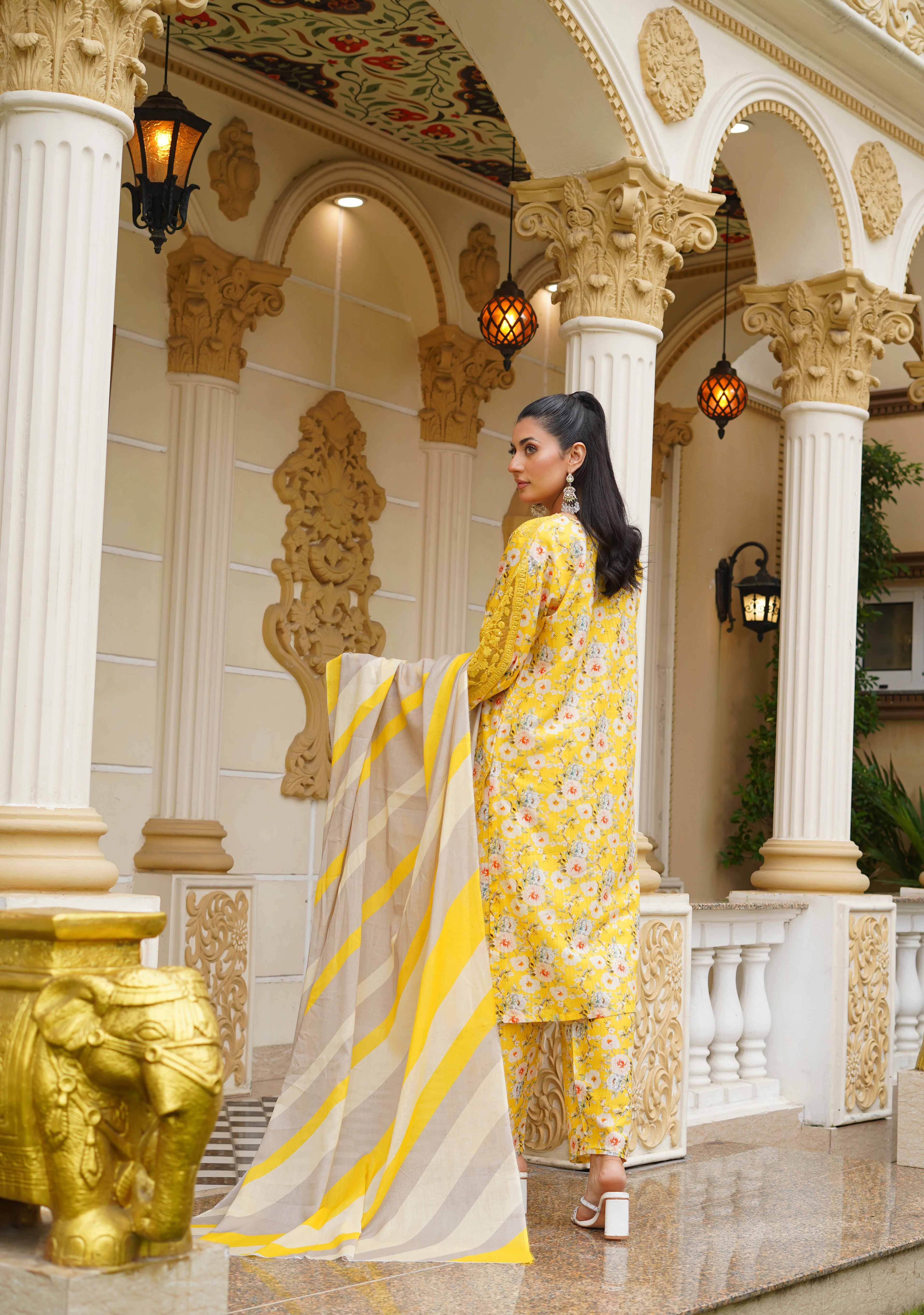 Rang E Gulposh Stitched 3 Piece Lawn SuitRNG-1209 - Image 4