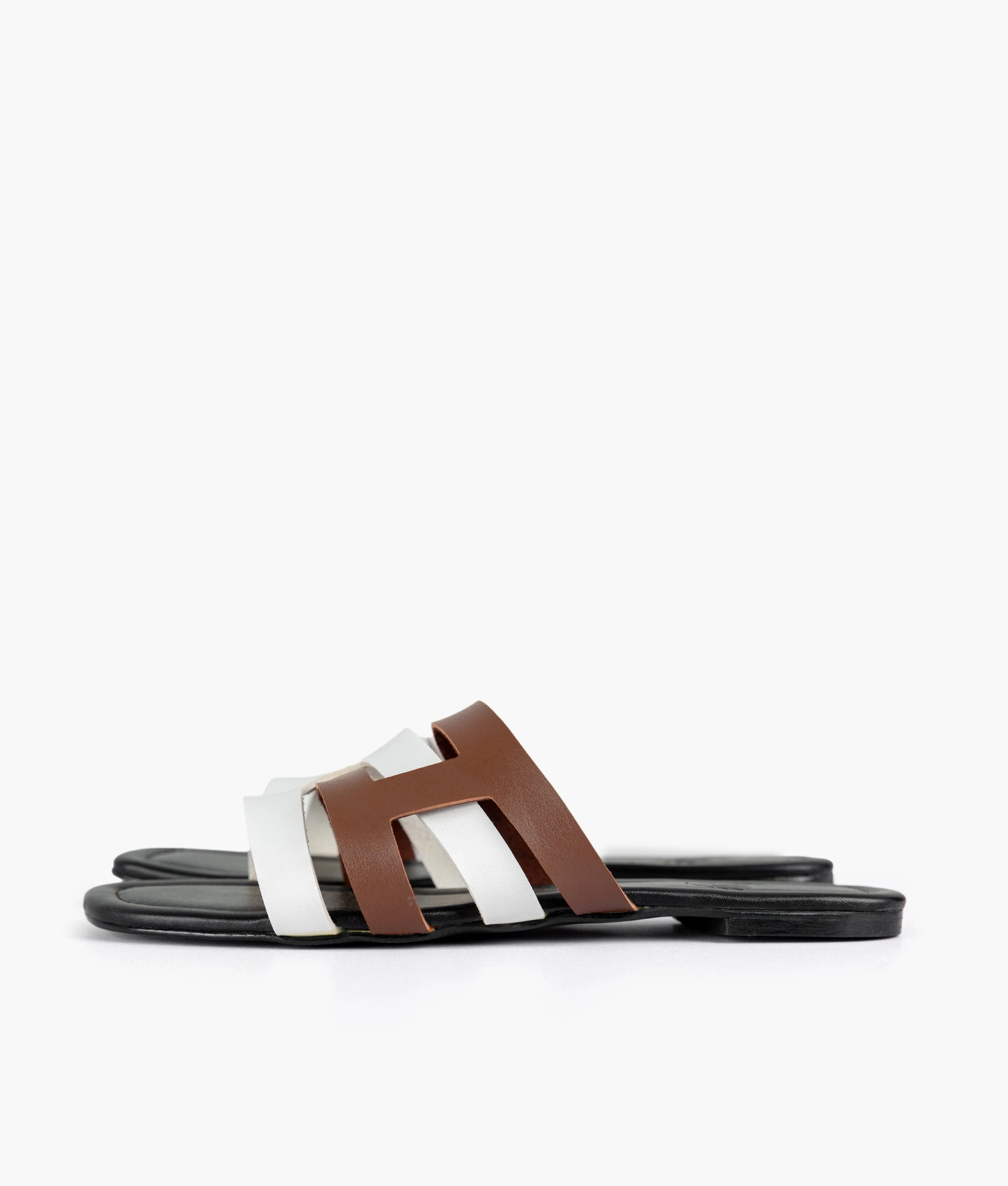 RTW Creation - Brown and white color-blocking flats - Image 4