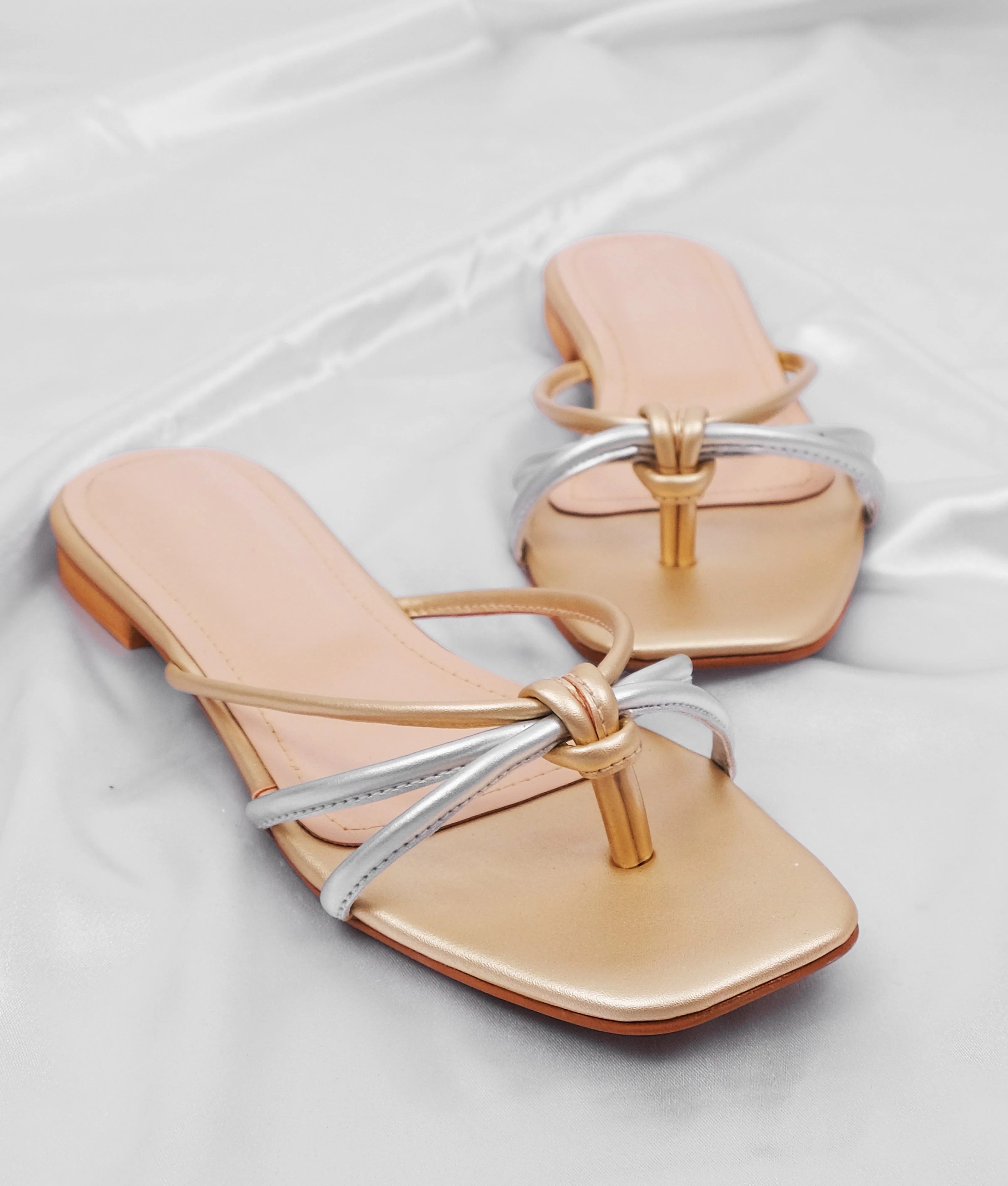 RTW Creation - Casual golden thong sandals - Image 8