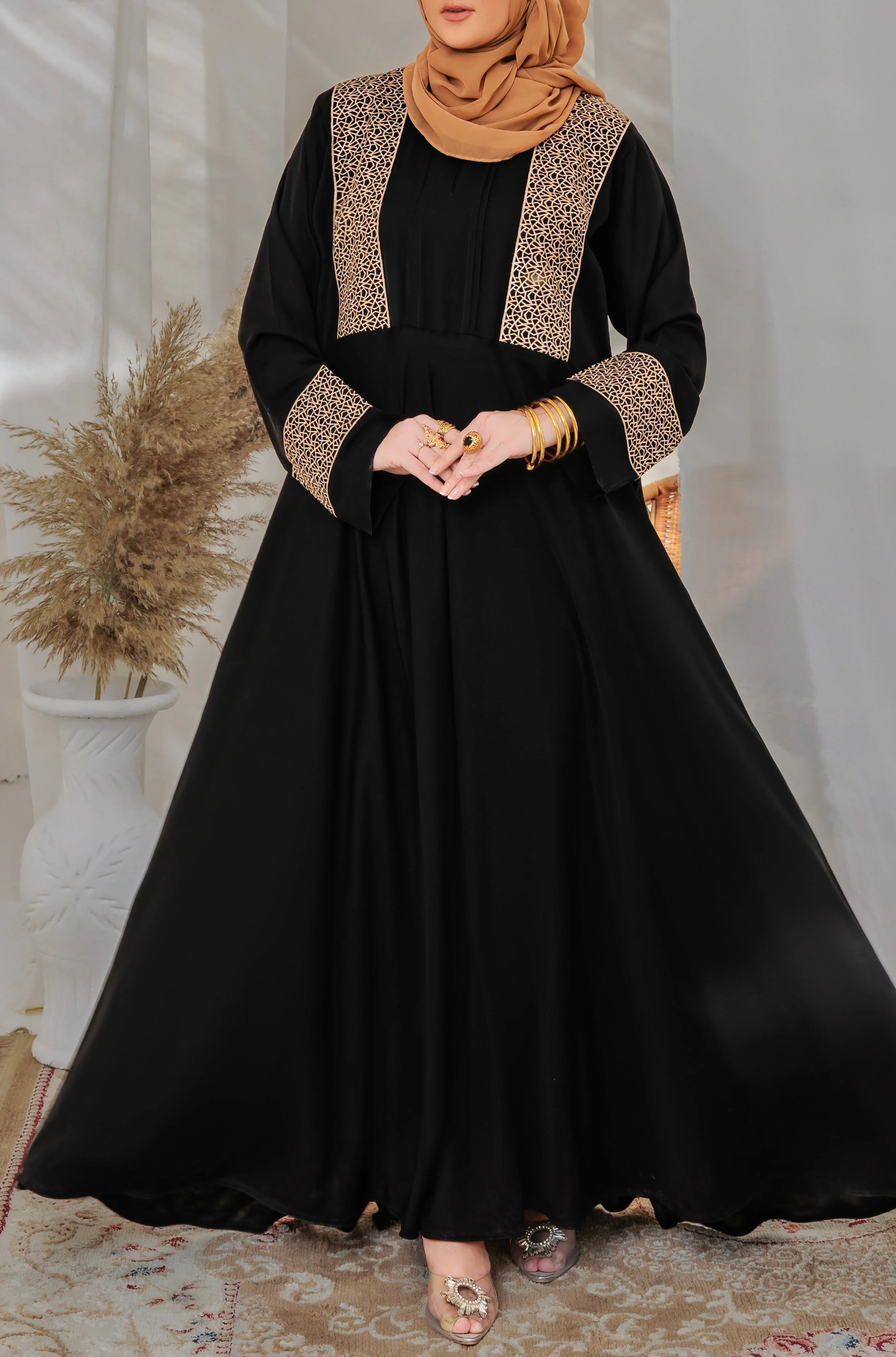 RTW Creation - Zoobiya Abaya