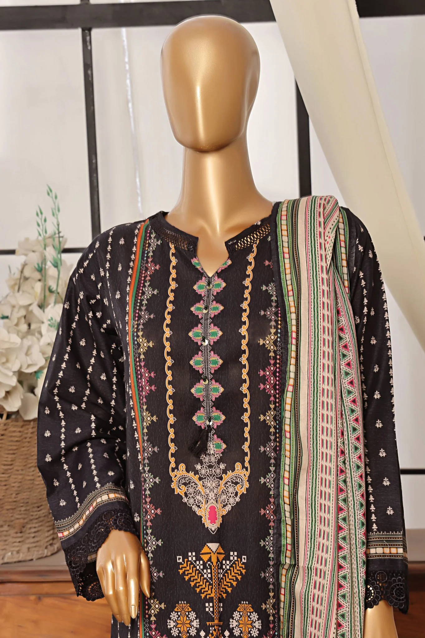 Sada Bahar Stitched 3 Piece Printed Lawn Vol-07 Suit-D-2536-Black - Image 2