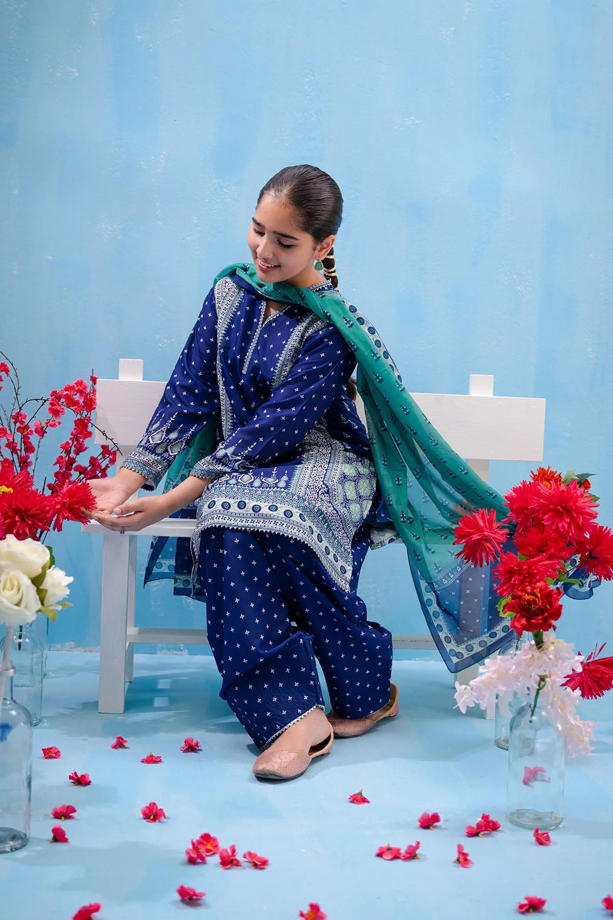 Ochre Clothing Swiss Lawn Digital Printed 3 Pc Suit - Image 2