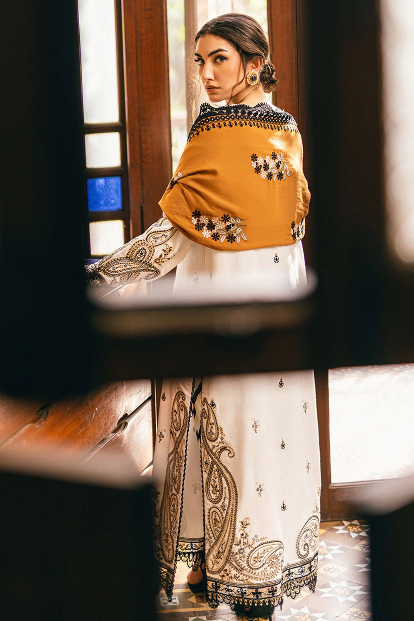Symphony By Mushq Unstitched 3 Piece Emb Karandi Suit-04-Ivory Whisper - Image 3