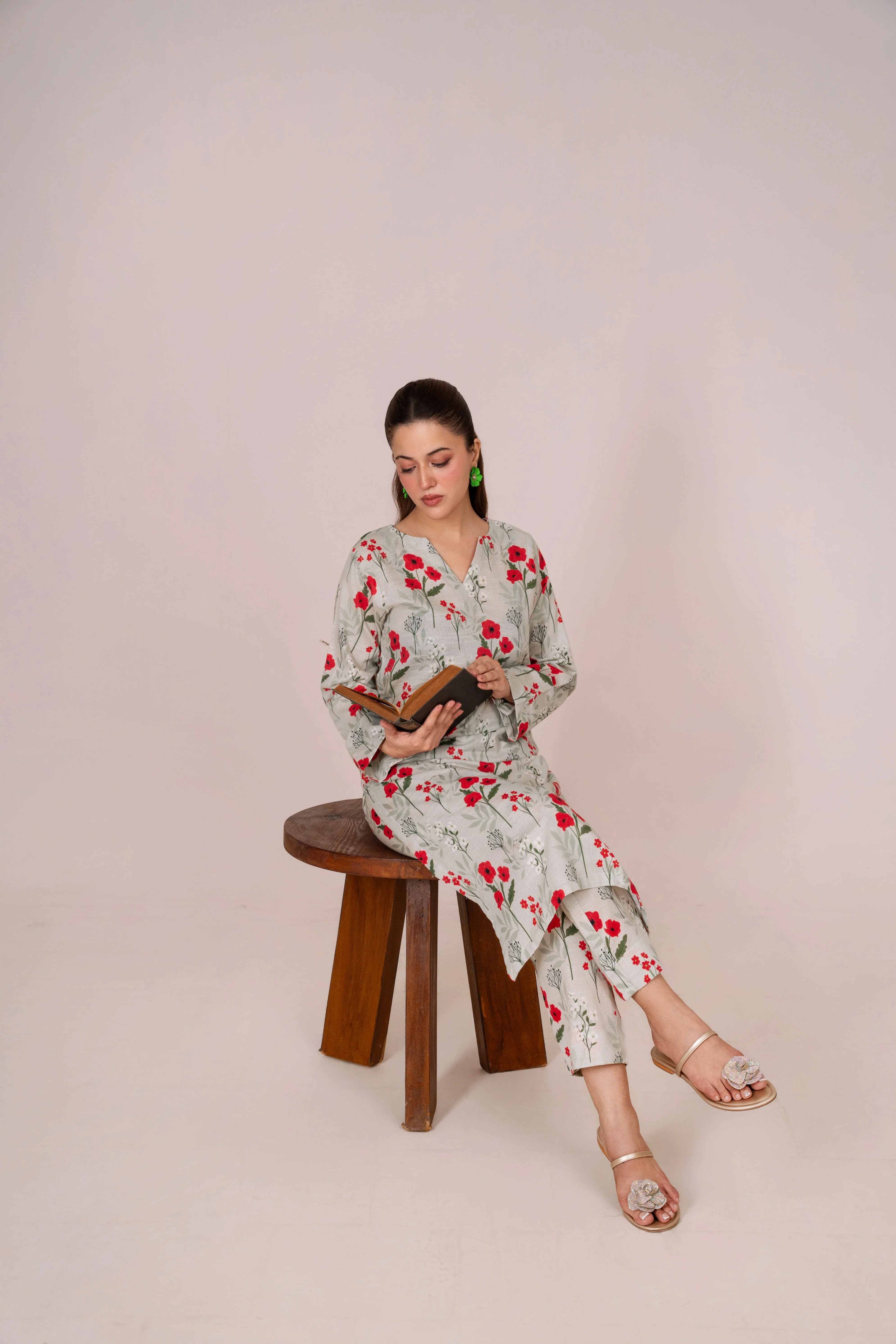 Feathers Unstitched Winter Arrivals Suit-SYNEL-FT606 - Image 4