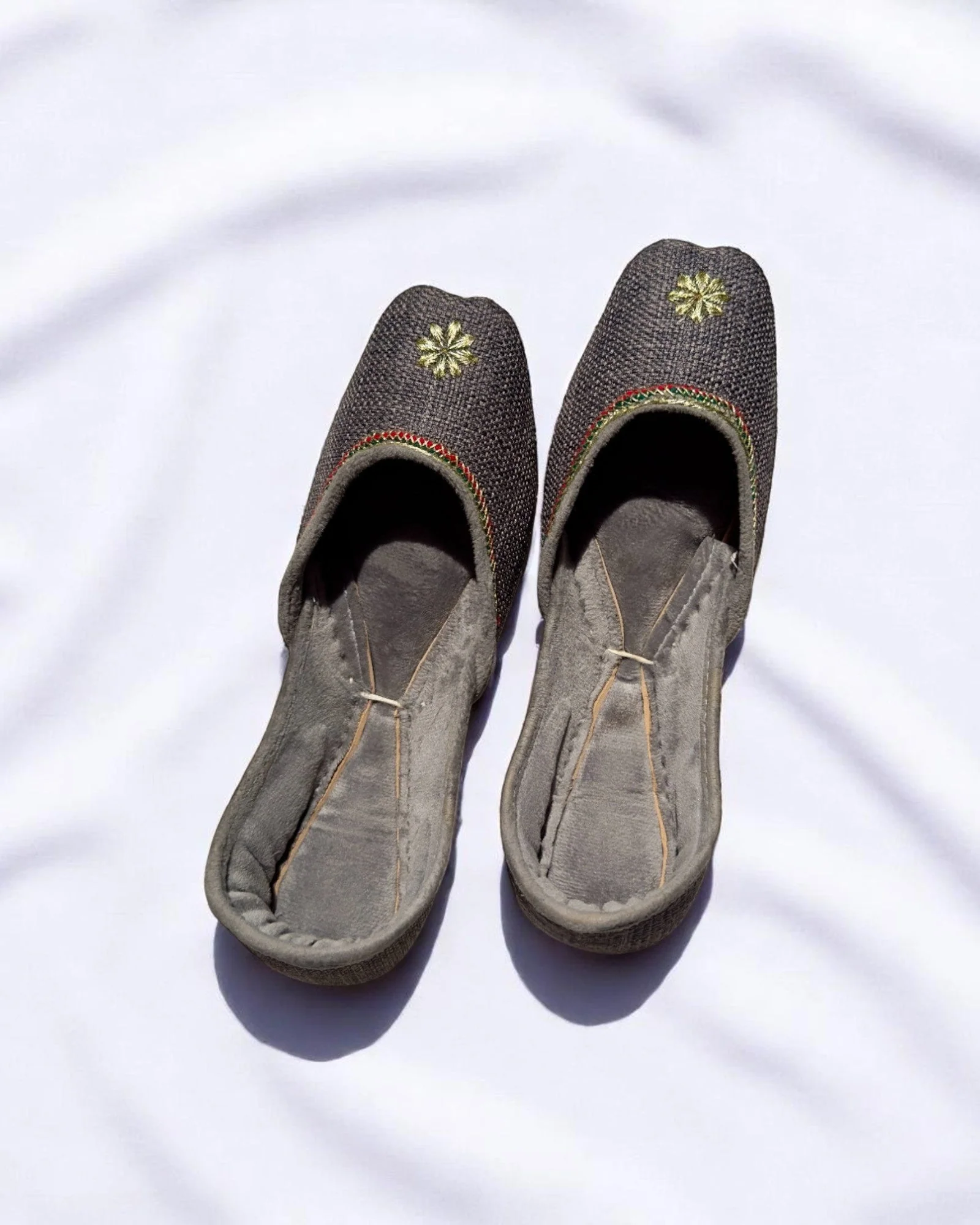 Ujaala Tara - Grey Jutti - Image 7