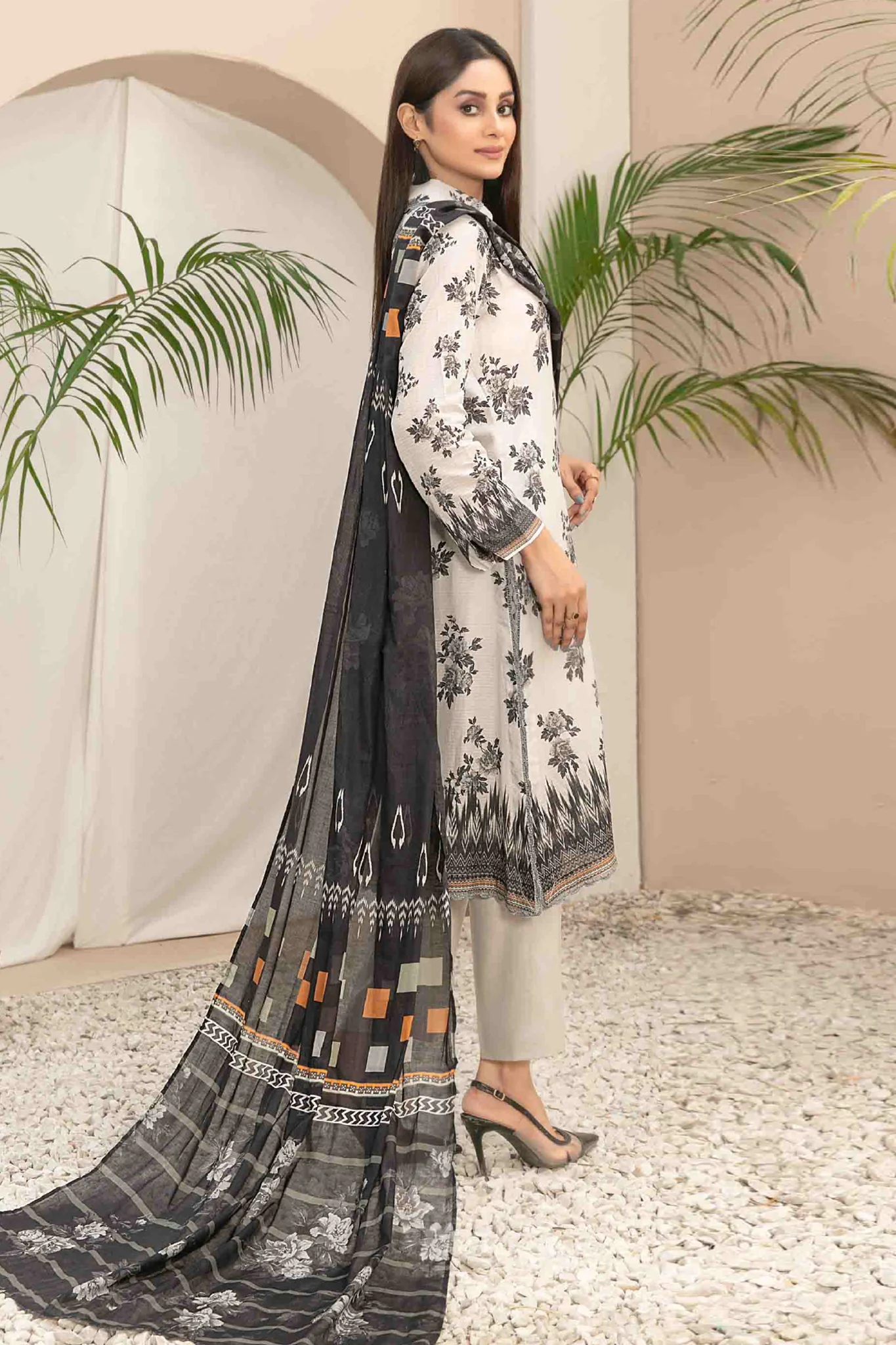 Tiyani By Tawakkal Unstitched 3 Piece Digital Printed Lawn Vol-01 Suit-D-3591 - Image 3
