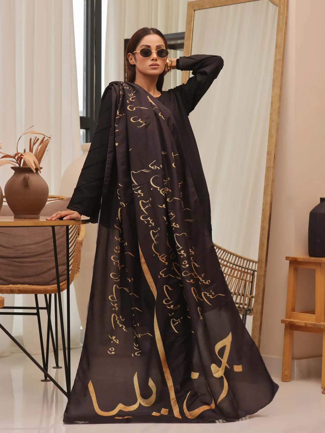 Tng By Md Stole Collection-Jaun Elia Stole (Black & Gold) - Image 2