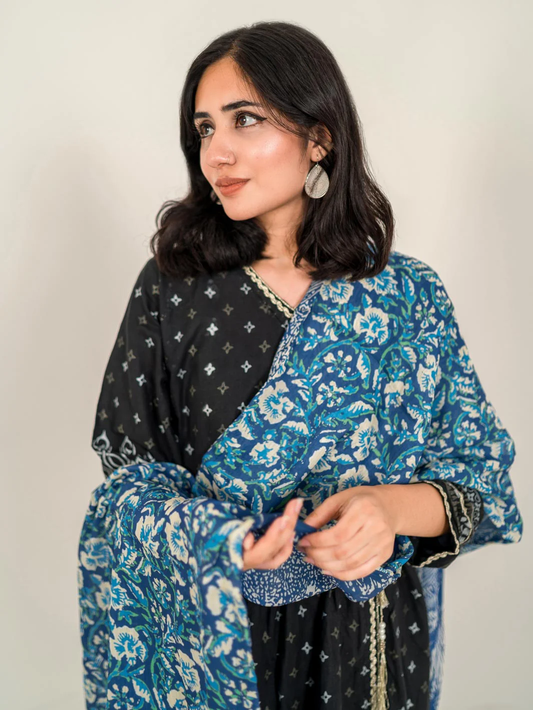 Tng By Md Stole Collection-Orchid Floral Stole | Blue | Double Sided - Image 3