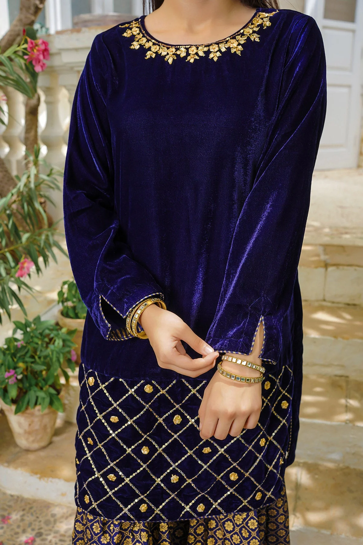 Ochre Clothing Velvet Hand Adda Work 3 Pc Suit - Image 2