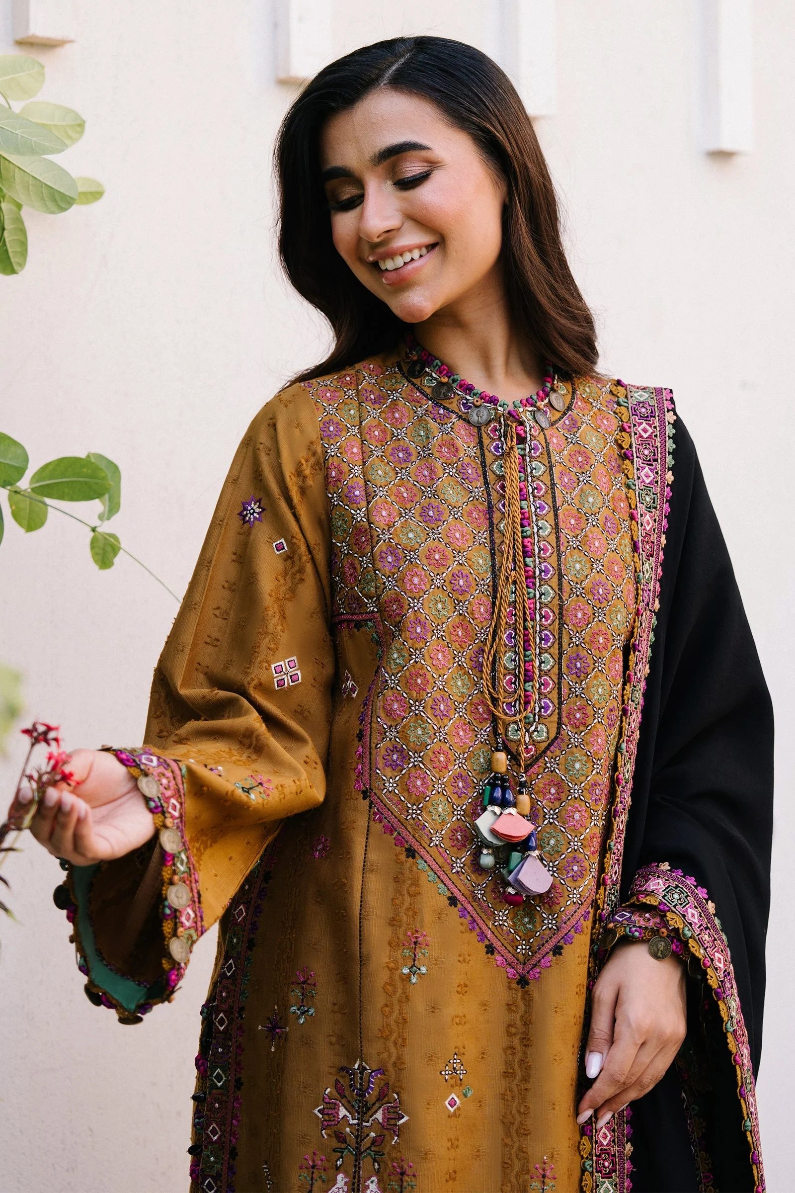 Zaha Unstitched 3 Piece Winter Suit-ZW-03-Gulzar - Image 3
