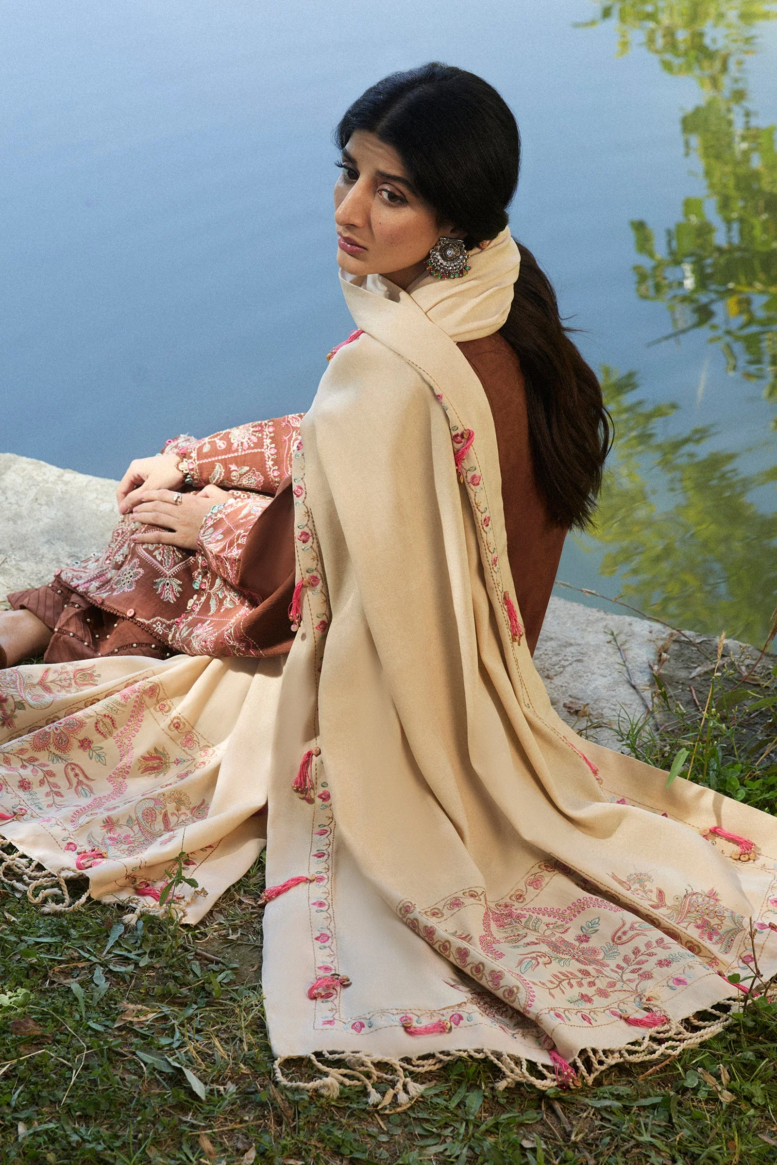 Zaha Unstitched 3 Piece Winter Suit-ZW-14-Sahiba - Image 4
