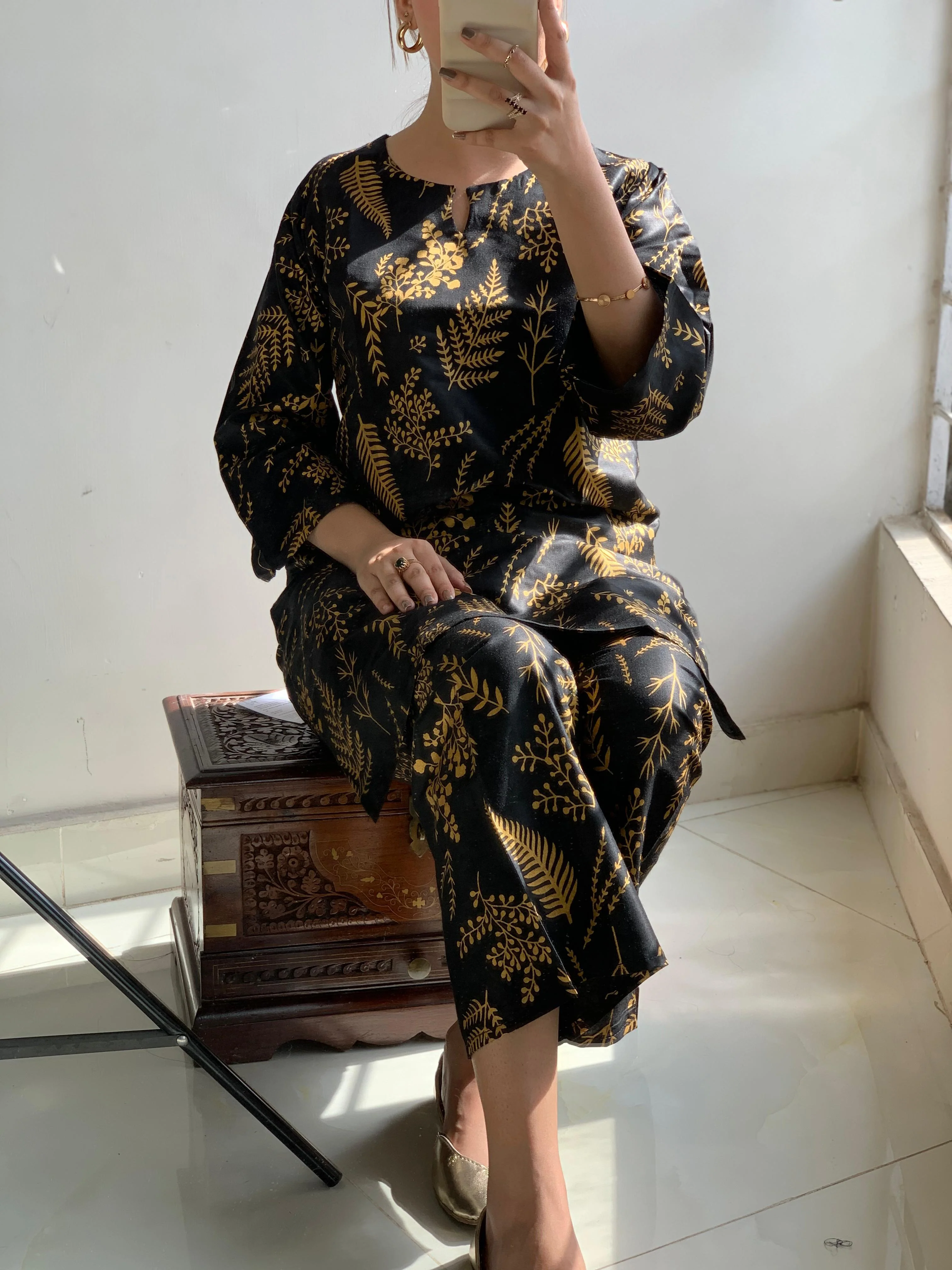 Zaib E Hoor Floral Leaf Print 2Pcs Stitched - Image 23