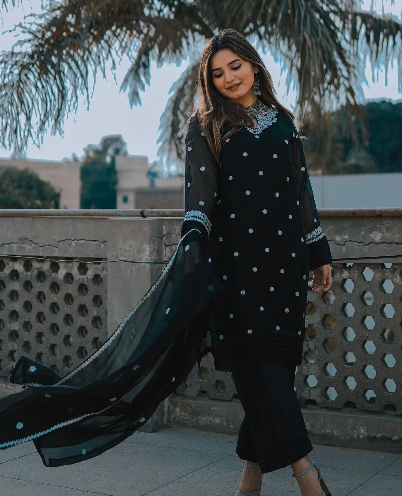 Zaib E Hoor HANIA 3-PC Stitched - Image 10