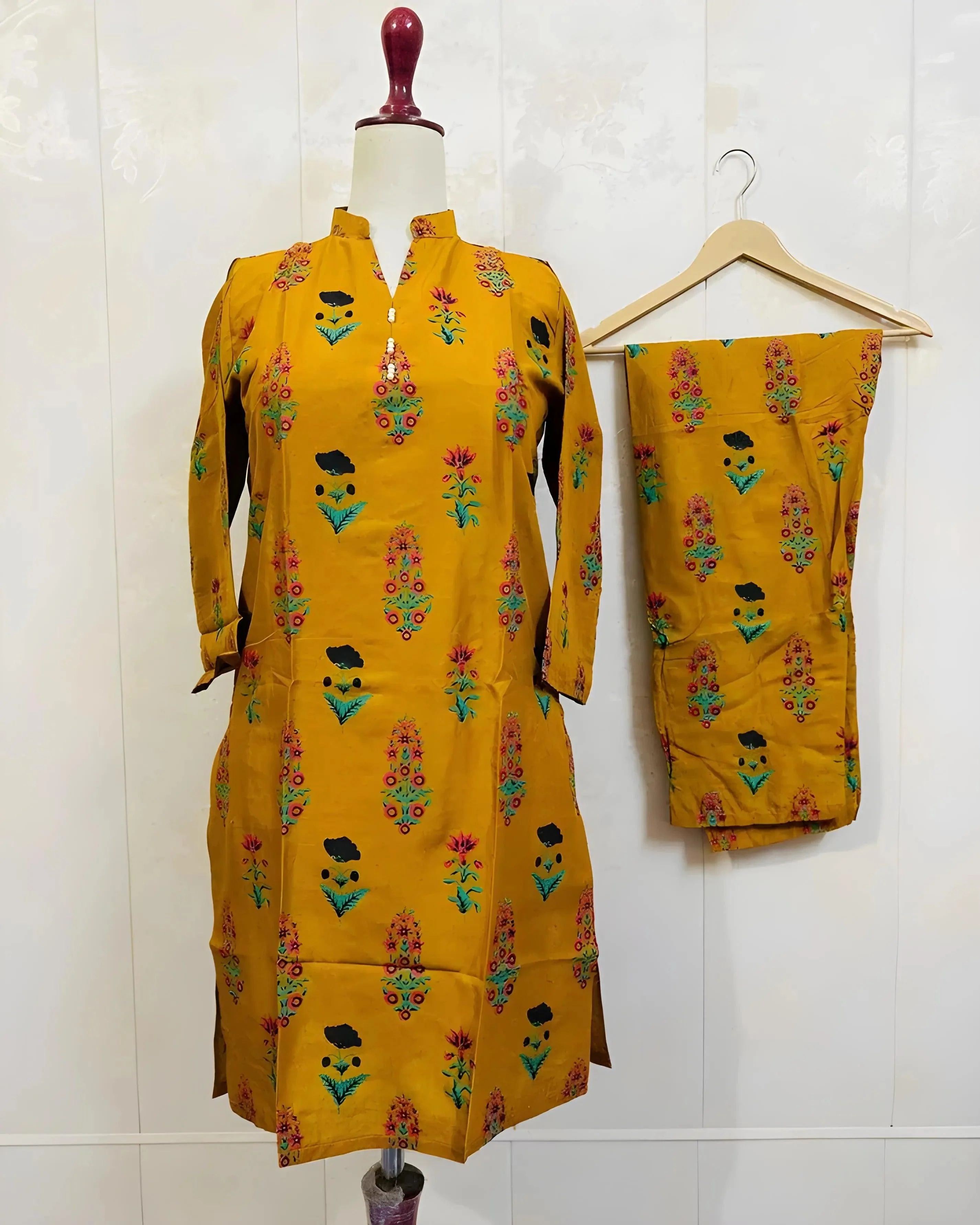 Zaib E Hoor Rangrasiya Floral Print 2Pcs Stitched - Image 15