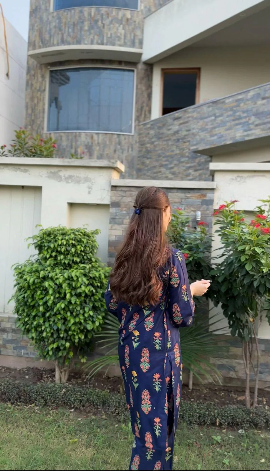 Zaib E Hoor Rangrasiya Floral Print 2Pcs Stitched - Image 9