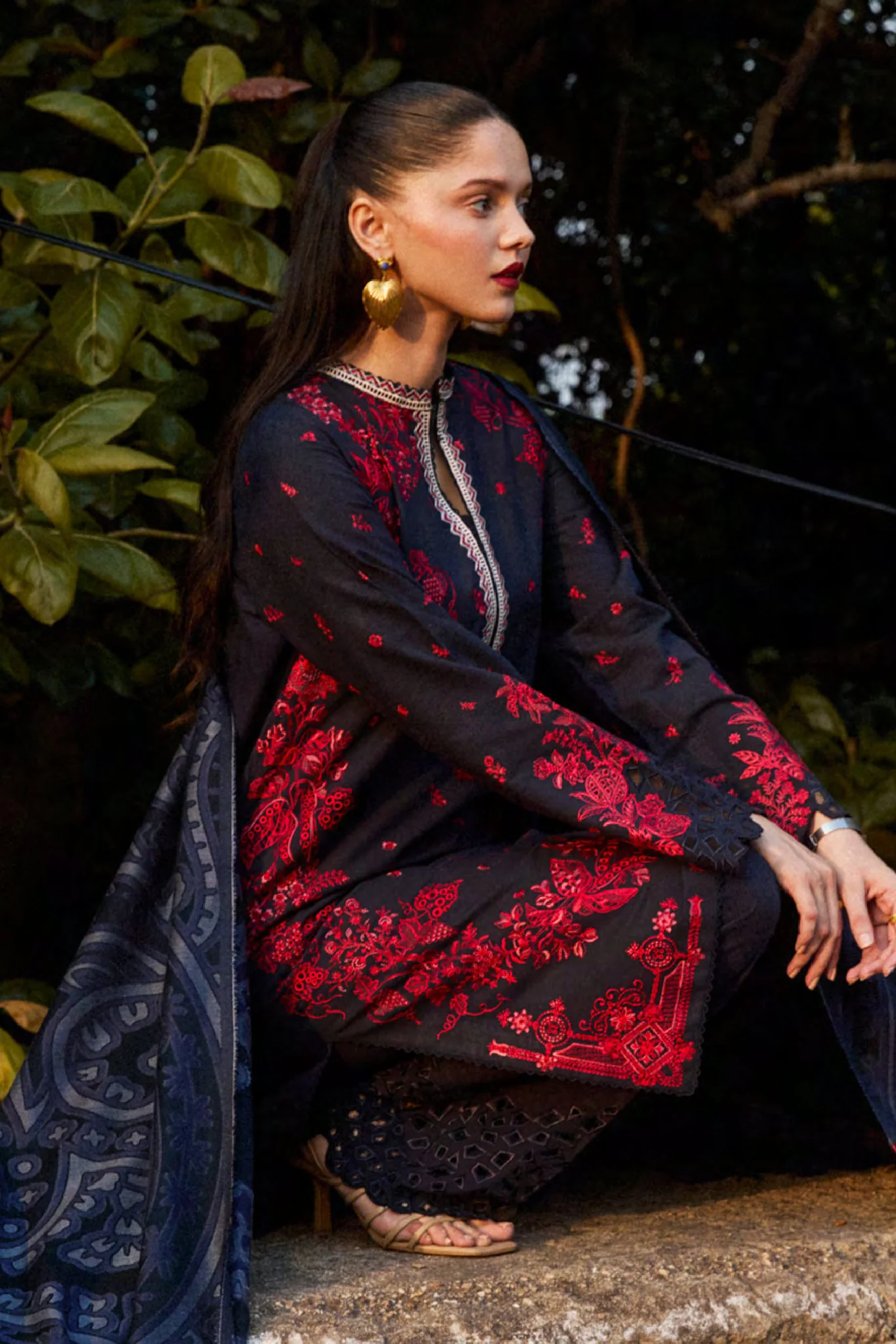 Zara Shah Jahan Unstitched 3 Piece Winter Suit-D-02-Darya - Image 2