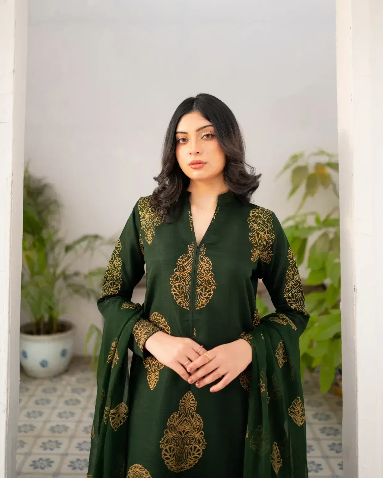 Zauk Bottle Green Kurta Set - Image 7