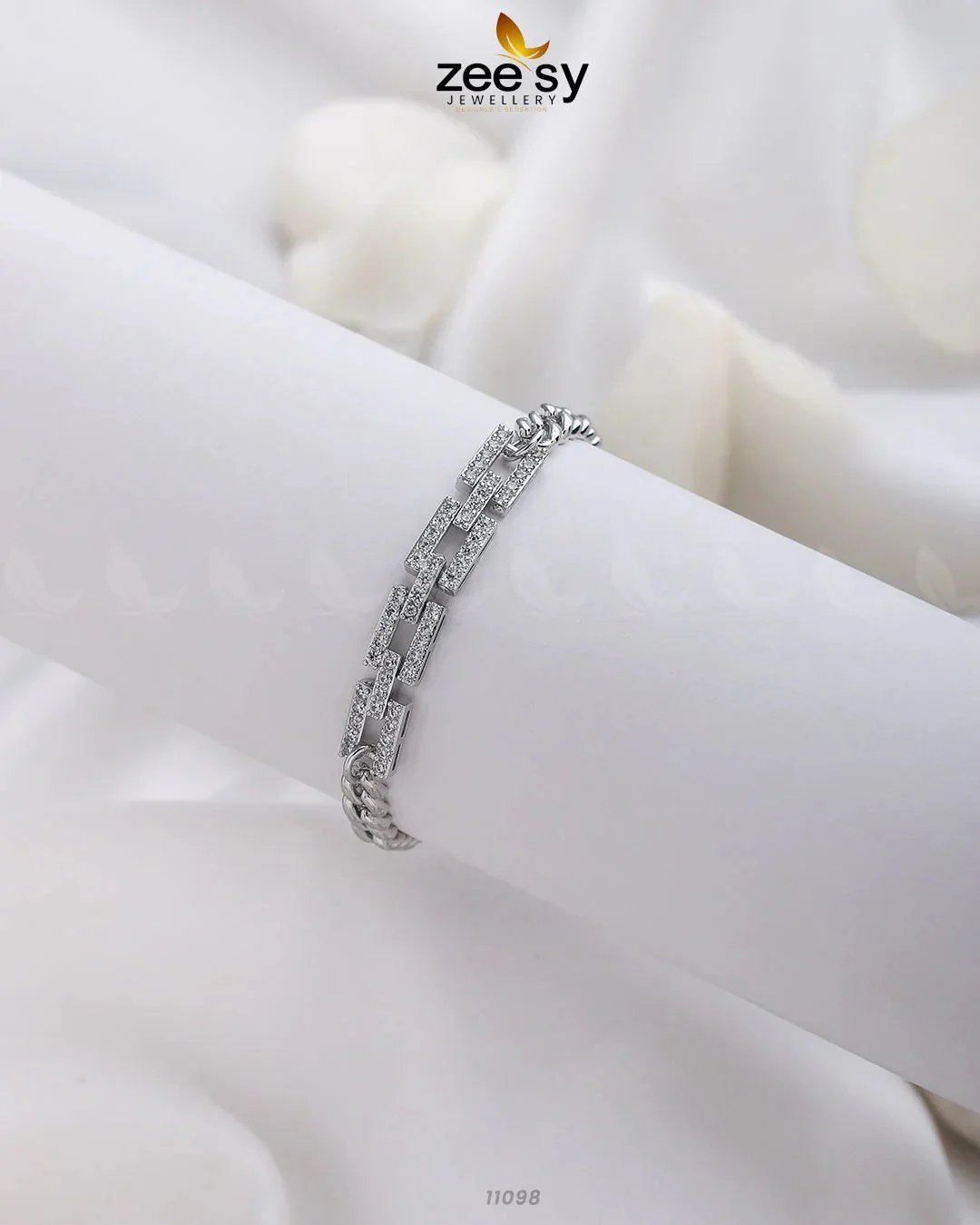Zeesy Link Bracelet