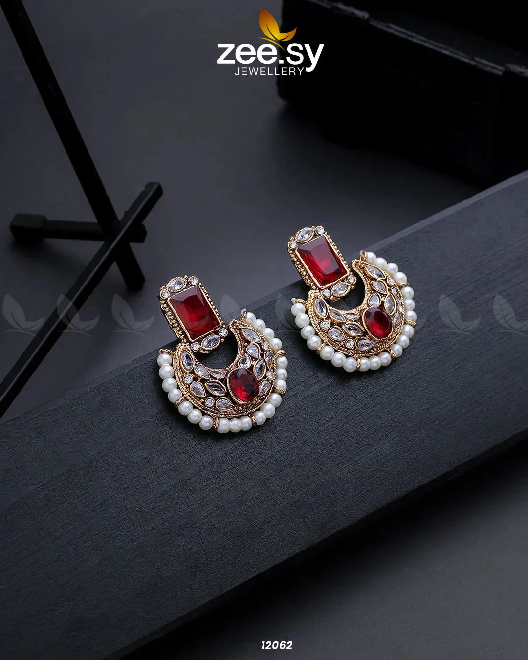 Zeesy Cluster Pearl Earring
